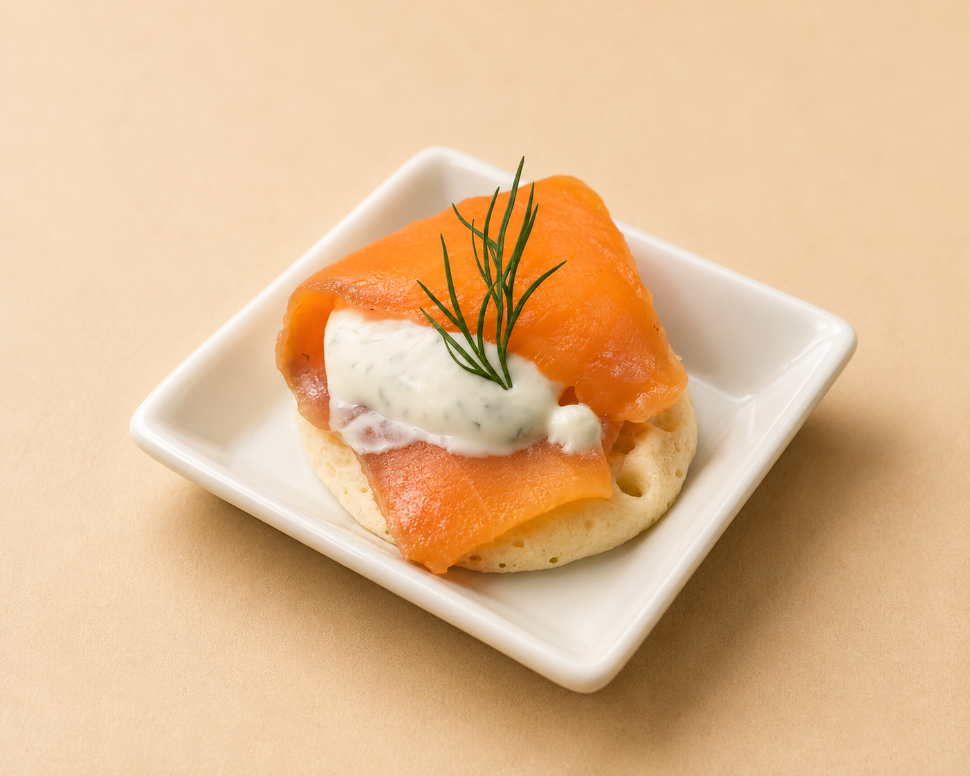 SMOKED SALMON BLINI スモークサーモンのブリニー
