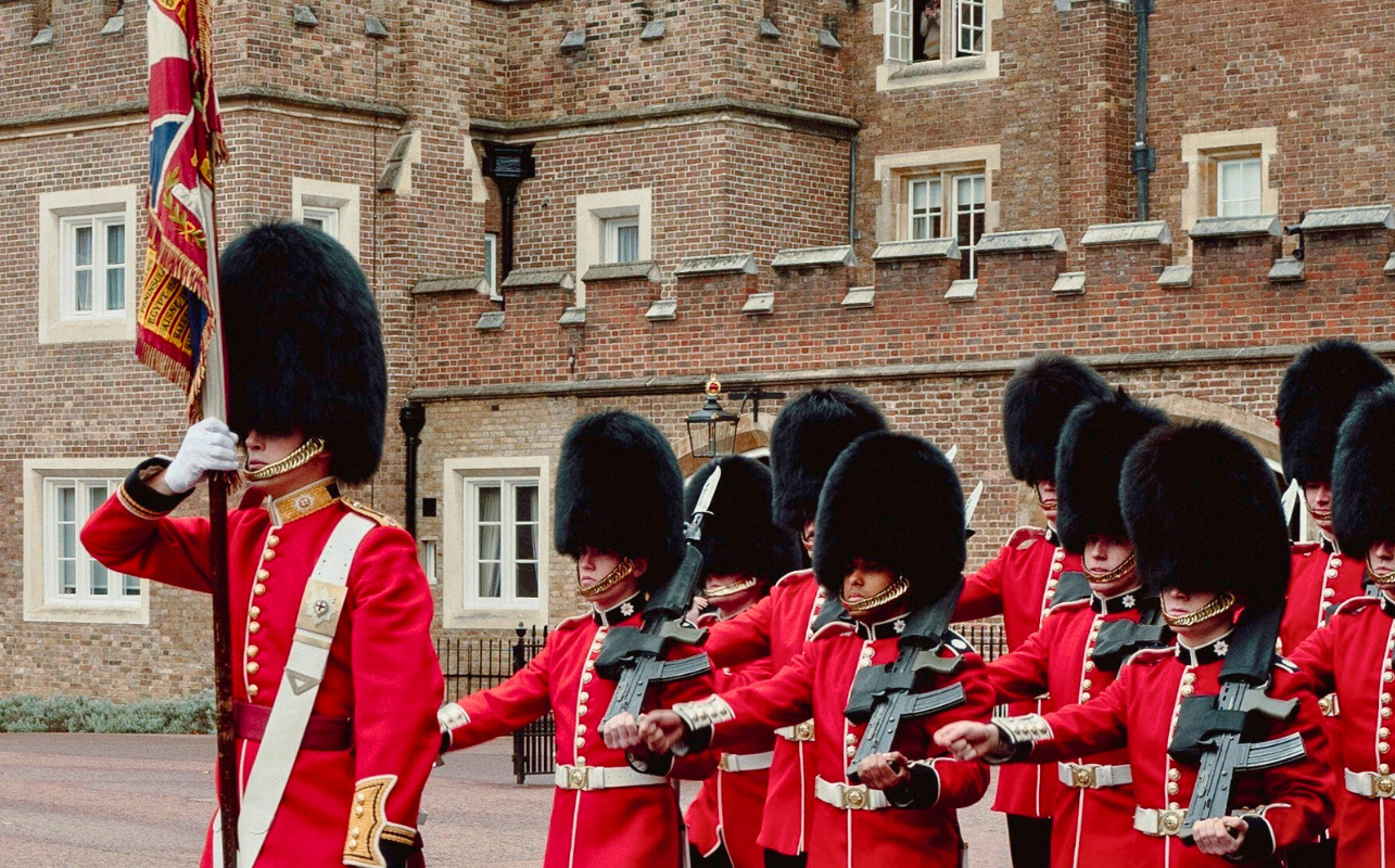 Changing of the Guard in London at Buckingham Palace Dates & Times