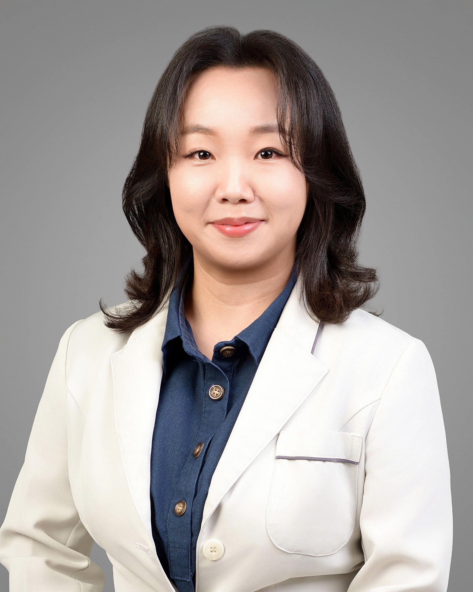 biz_headshot_025.jpg