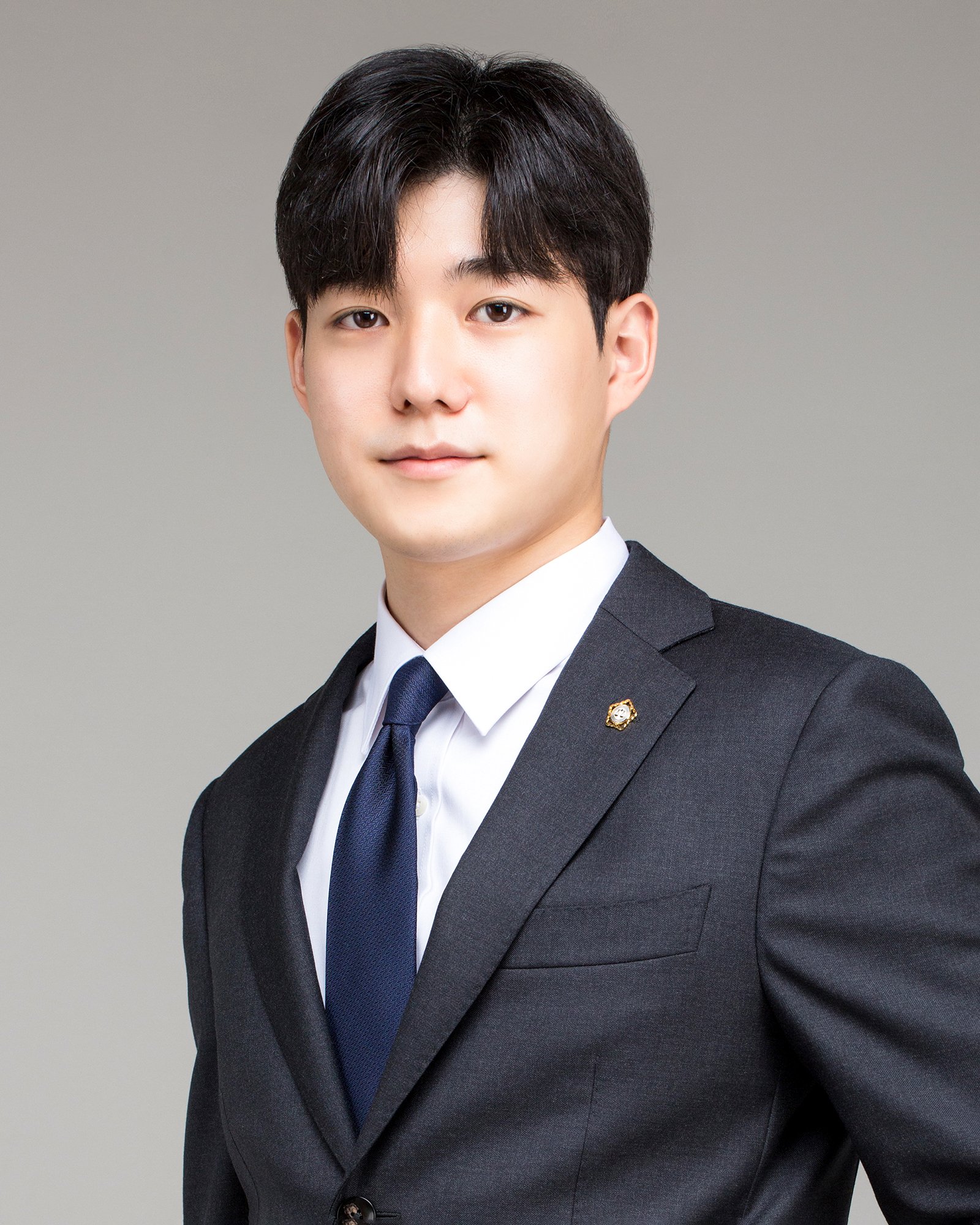 biz_headshot_008.jpg
