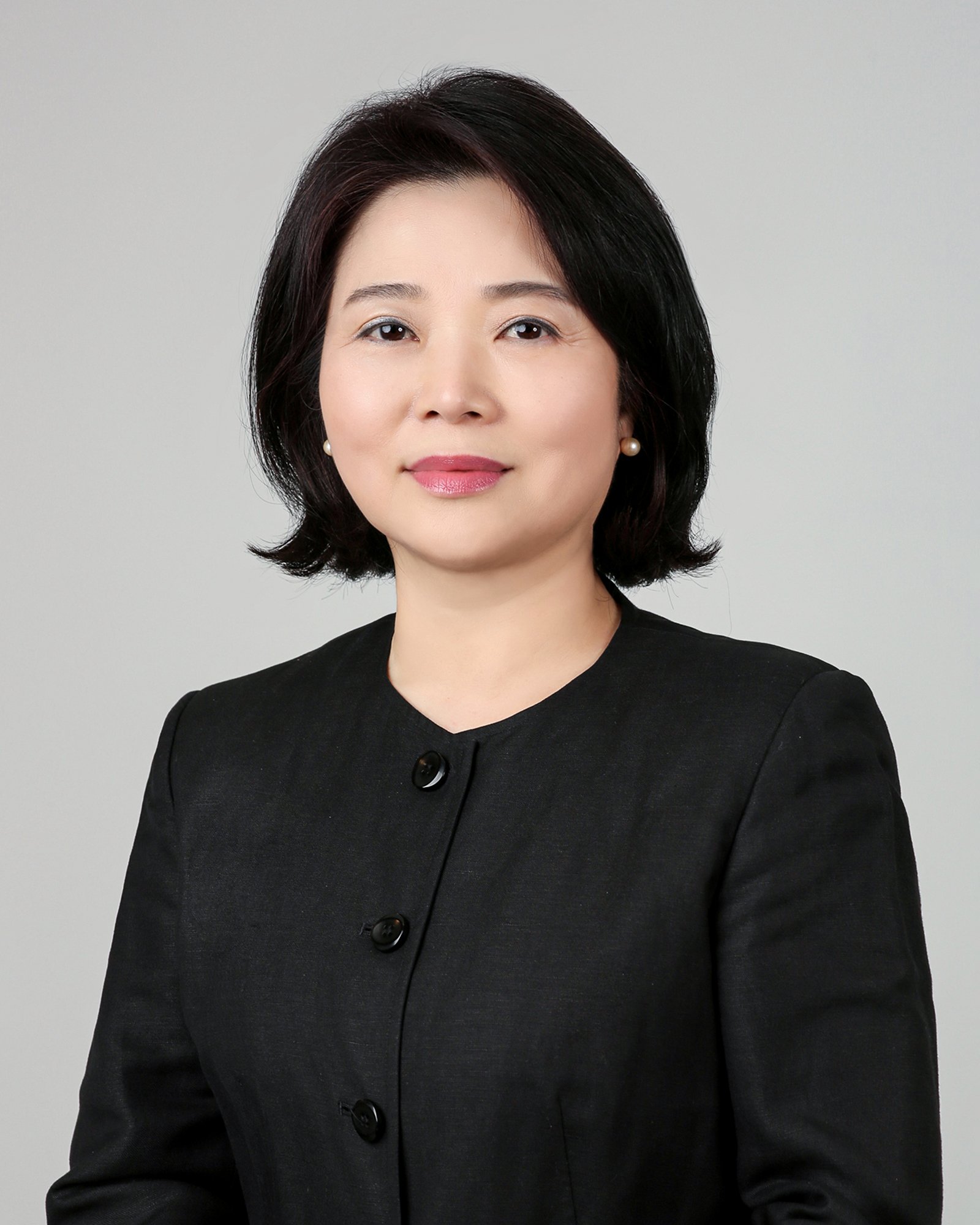 biz_headshot_005.jpg