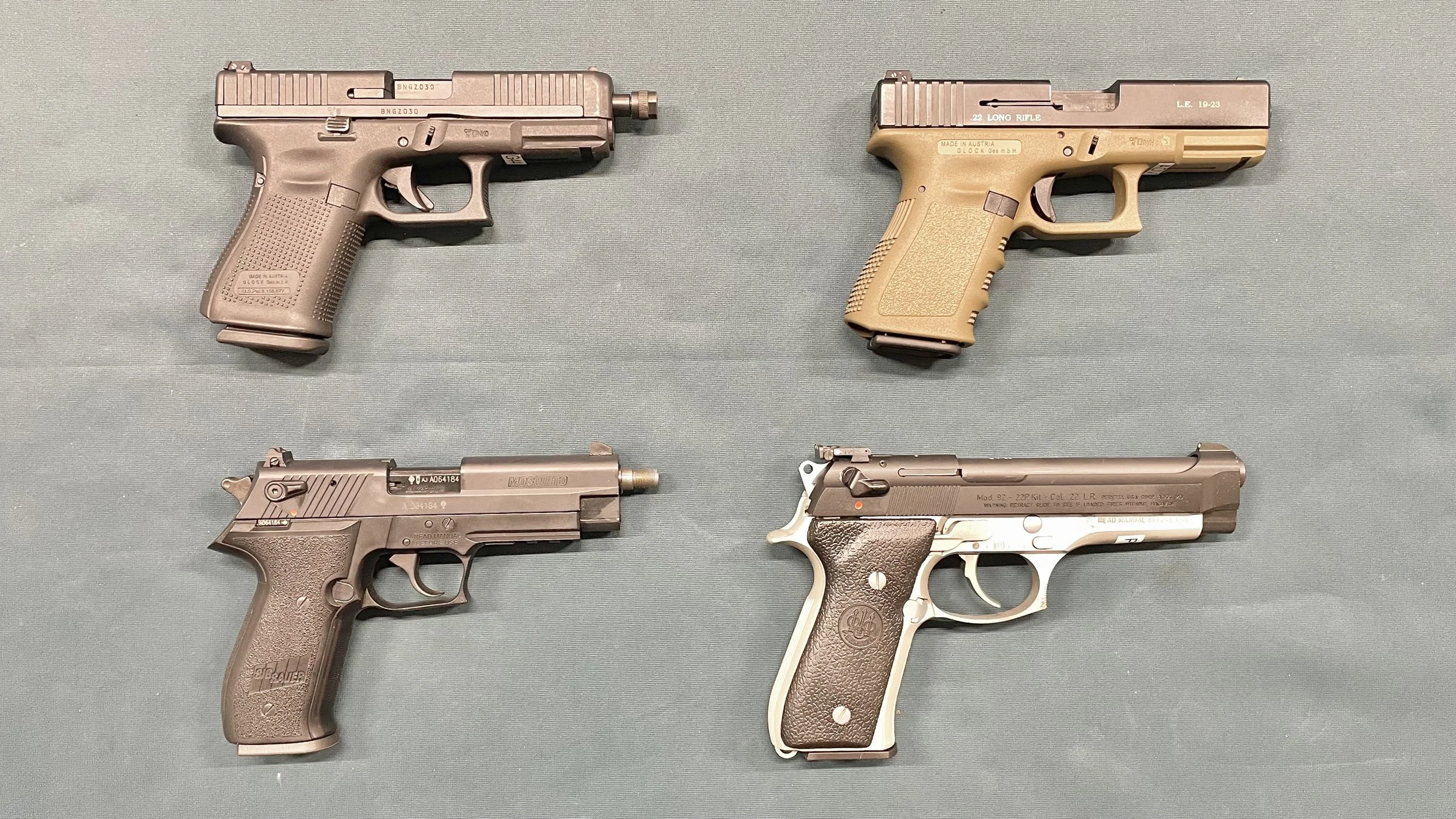 Glock 44, Advantage Arms, Sig Sauer Mosquito & Beretta 92 pienoispistoolit