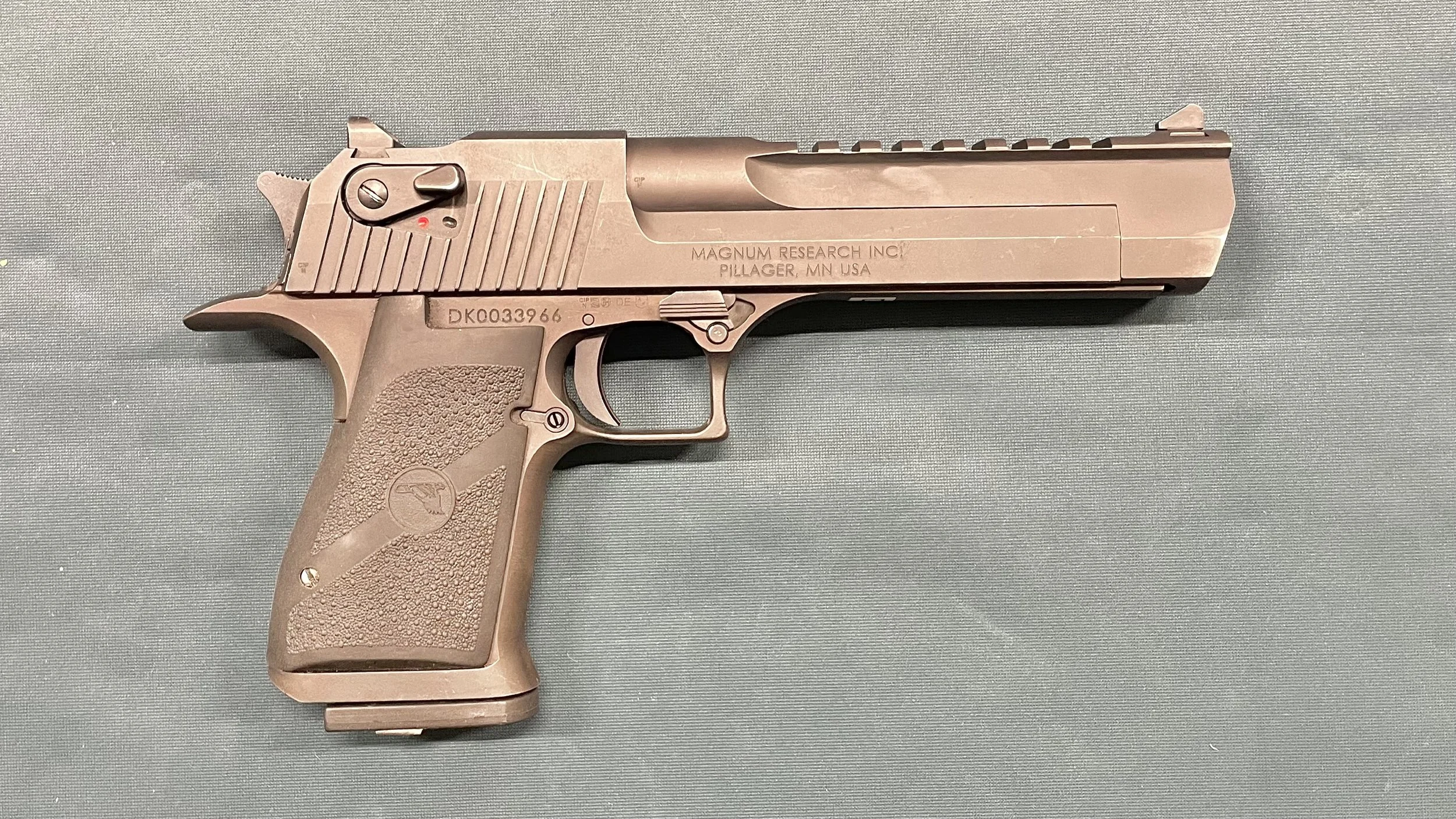 Desert Eagle pistooli