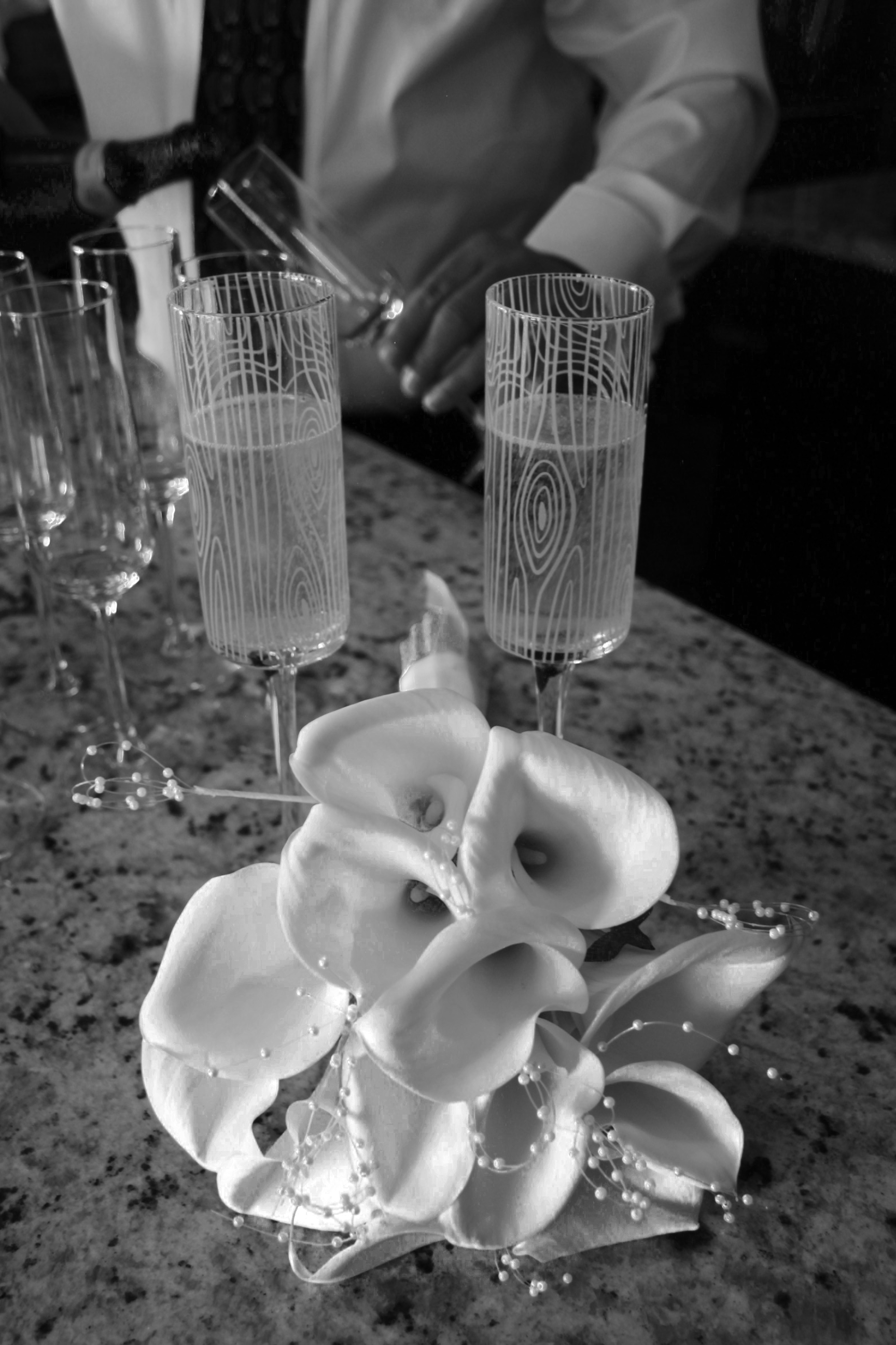 Pouring Champagne BW.png