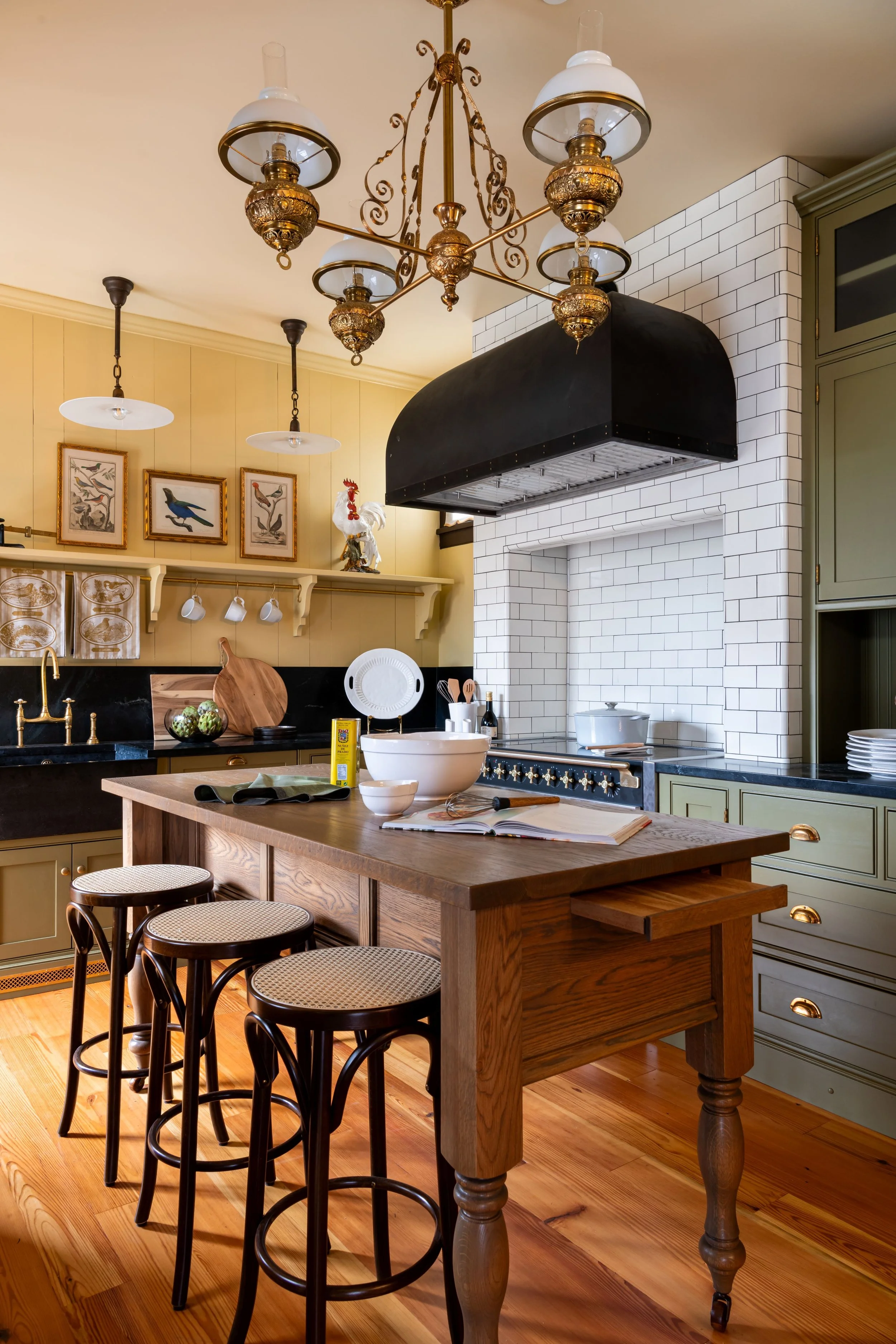MB - Chighizola IH-925 Kitchen.jpg