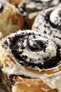 oreo cinnamon roll.jpg