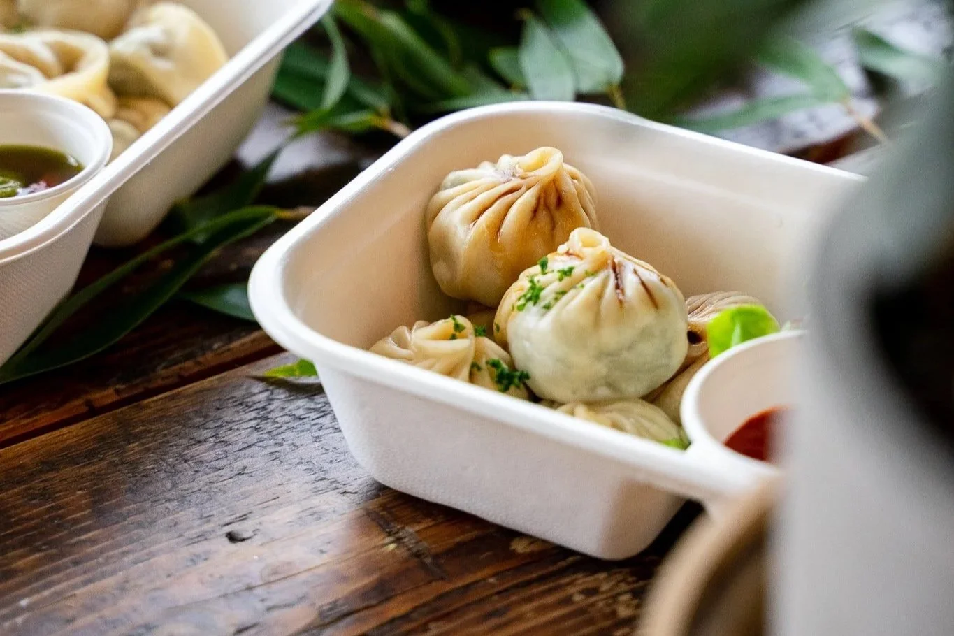 Hausgemachte Momos von Topden Zürich – frisch zubereitete, asiatische Teigtaschen für schnellen Take-Away oder ein festliches Catering.