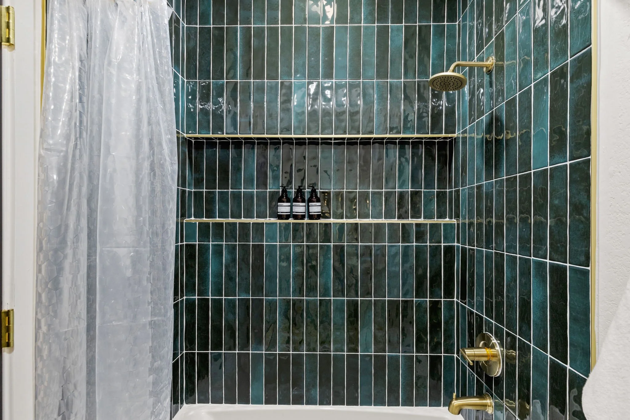 32 - Guest Bath 1.jpg