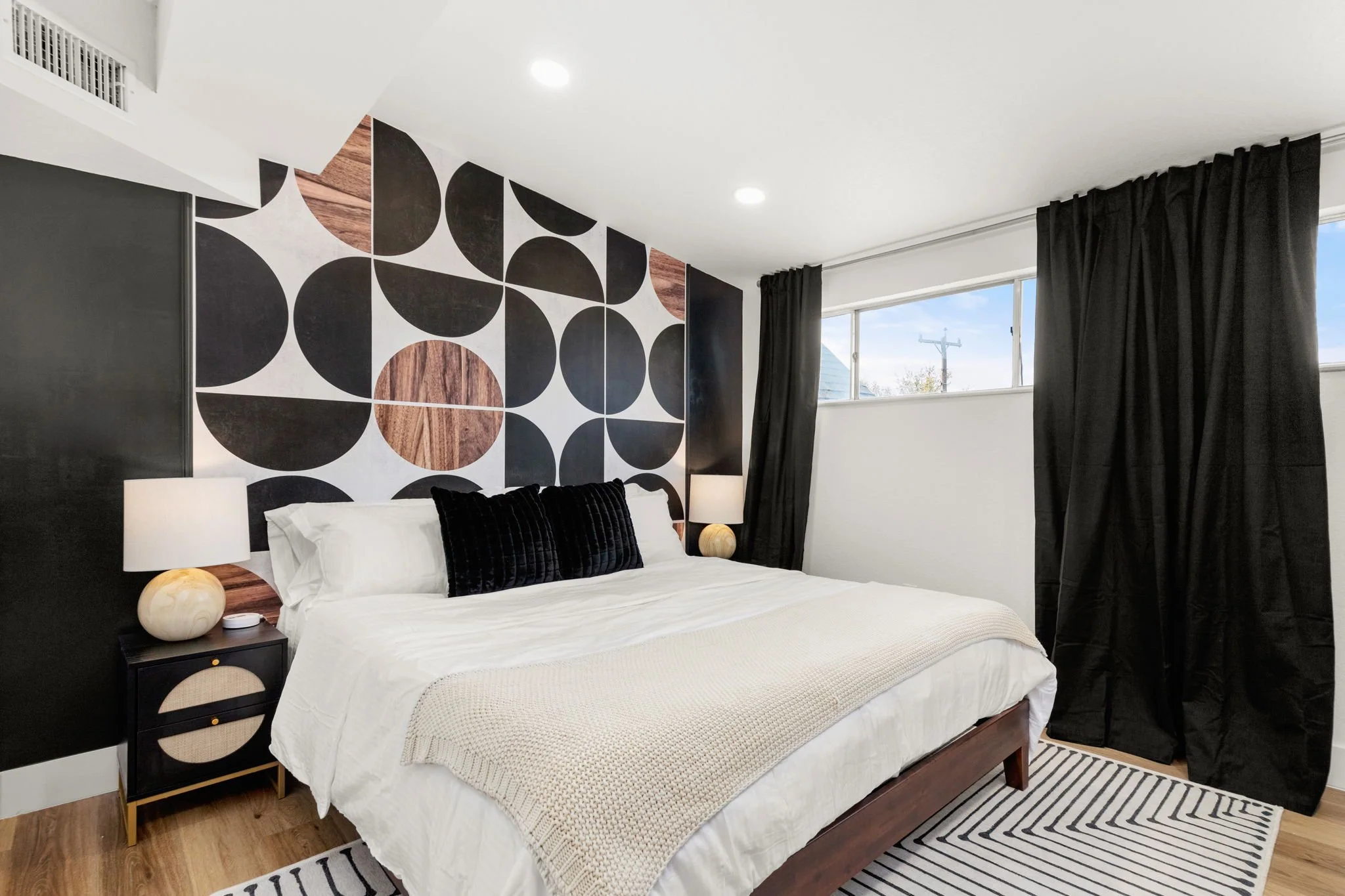 30 - Guest Room 1.jpg