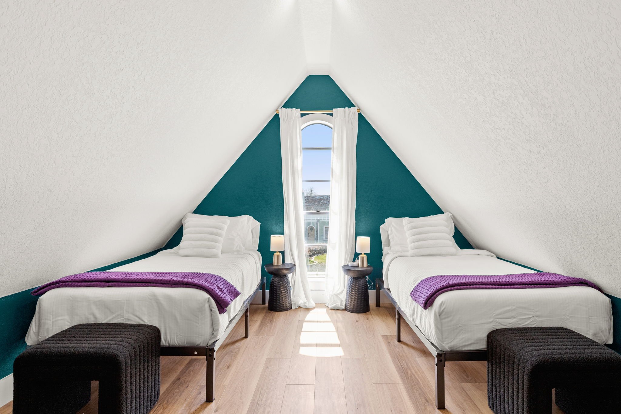 39 - Guest Room 3.jpg