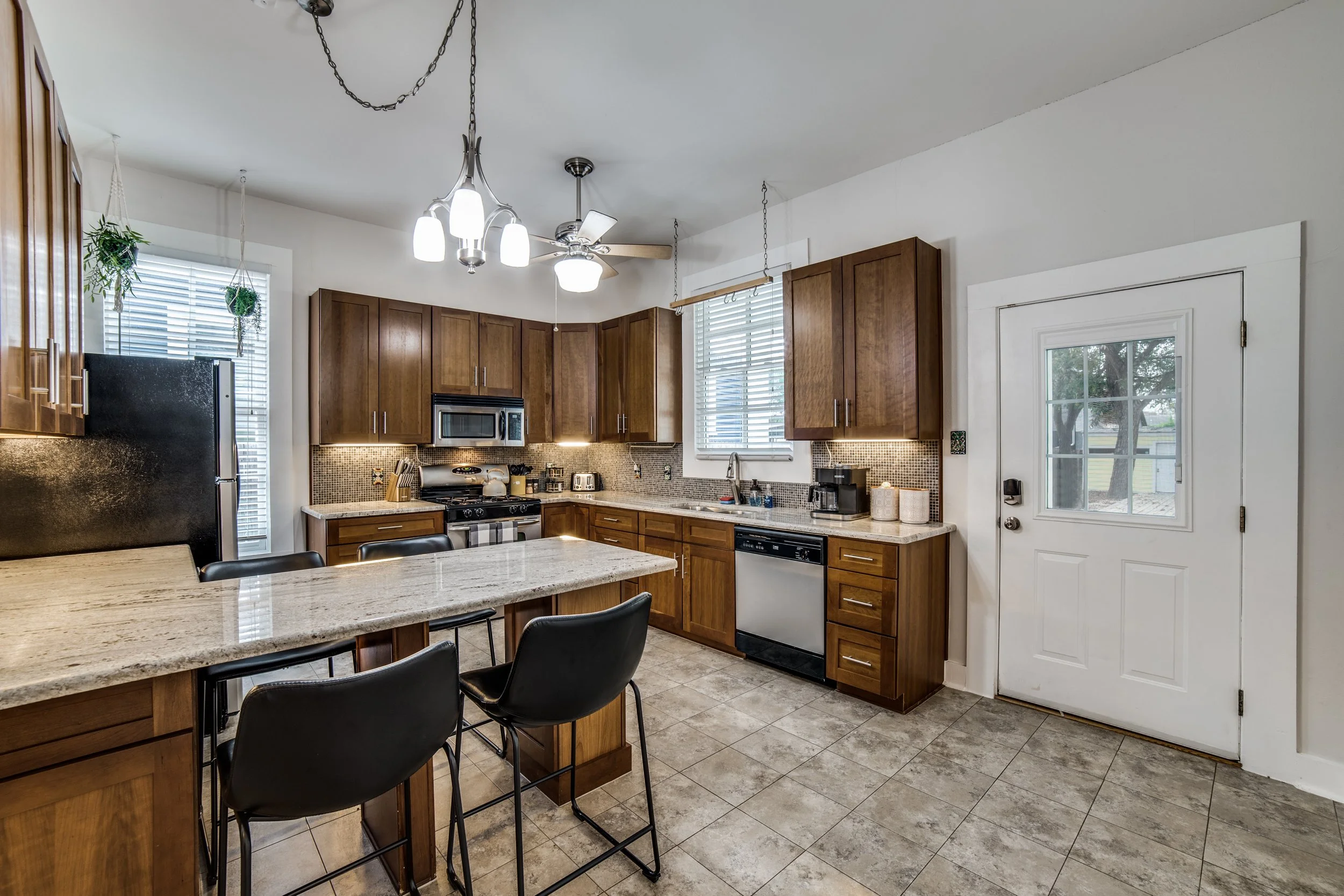 324-leigh-st-san-antonio-tx-78210-High-Res-10.jpg