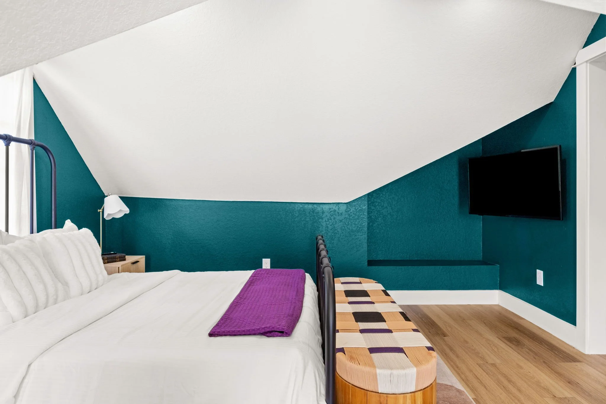 40 - Guest Room 3.jpg