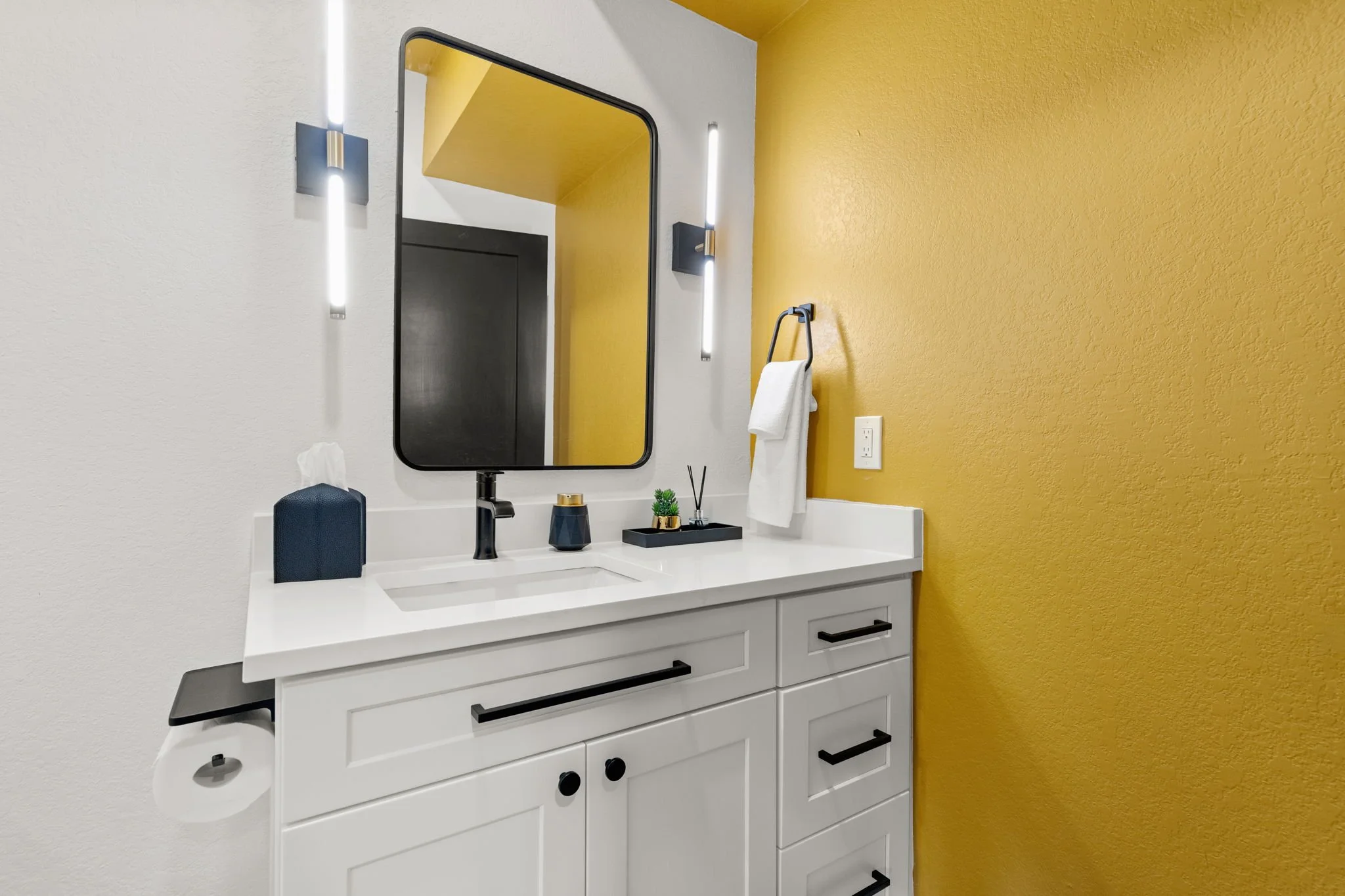 35 - Guest Bath 2.jpg
