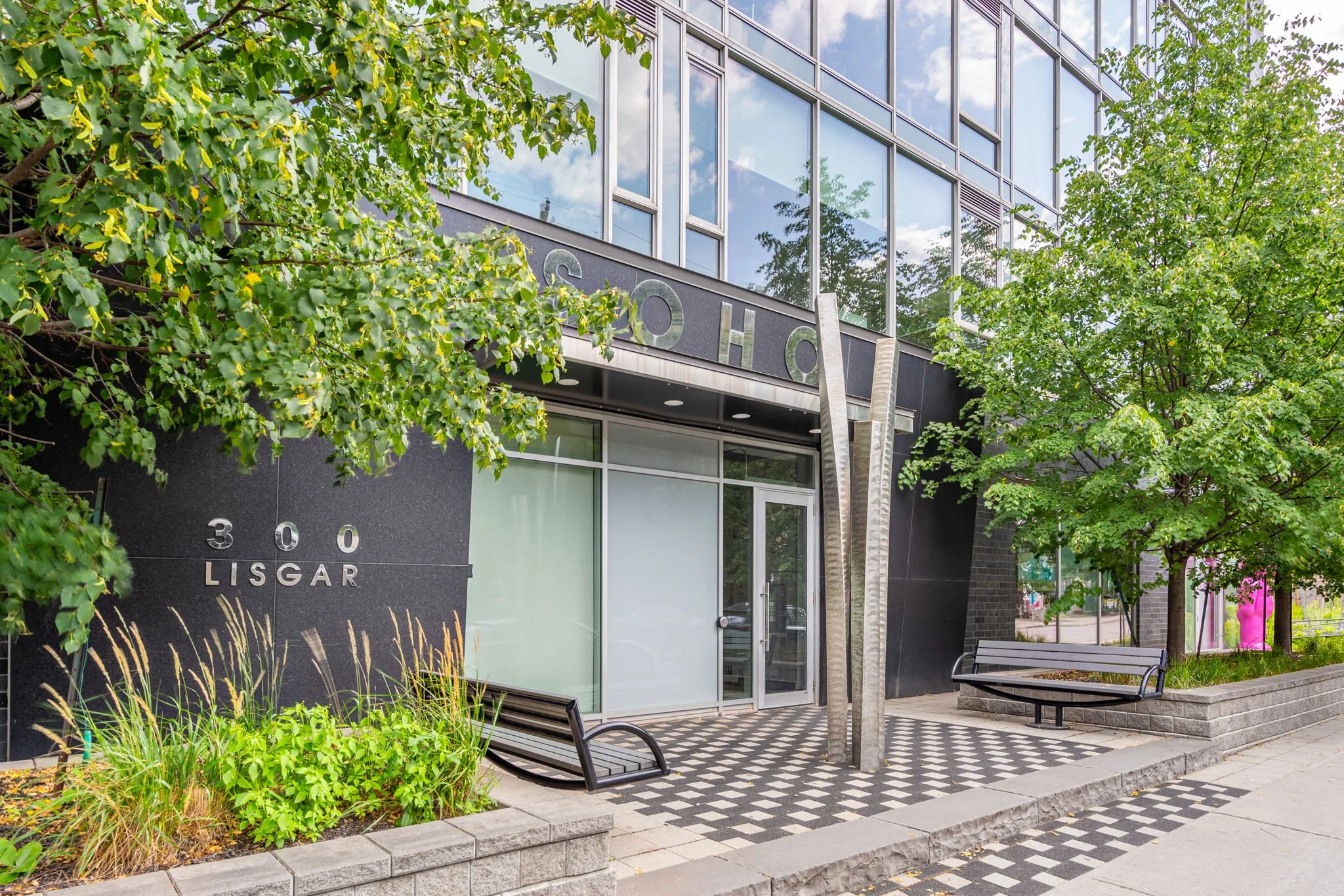 2-web-or-mls-300-lisgar-st-.jpg