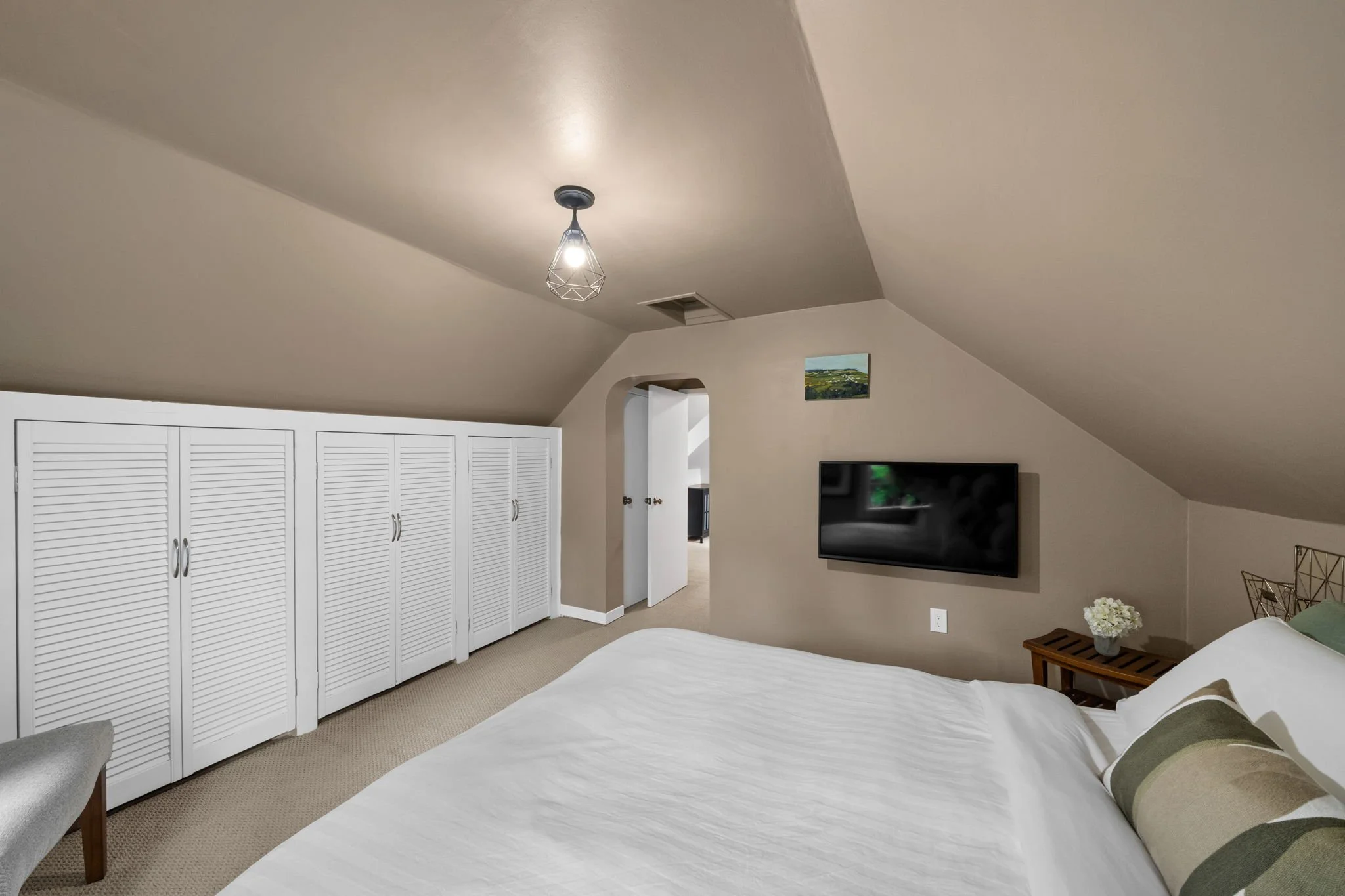 36-web-or-mls-4 Avon Lane-59.jpg