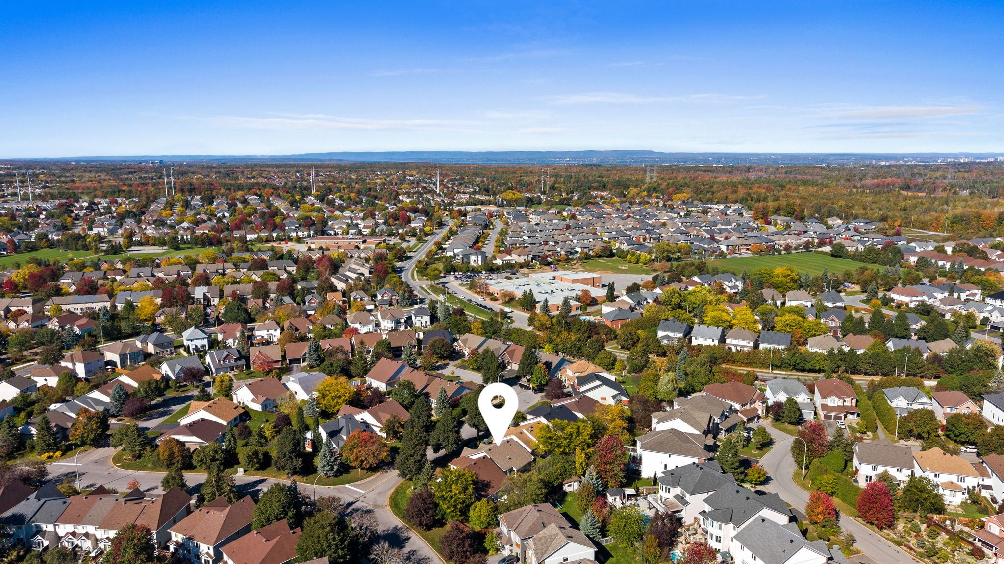 60-web-or-mls-4 Burnstead Crescent-61.jpg