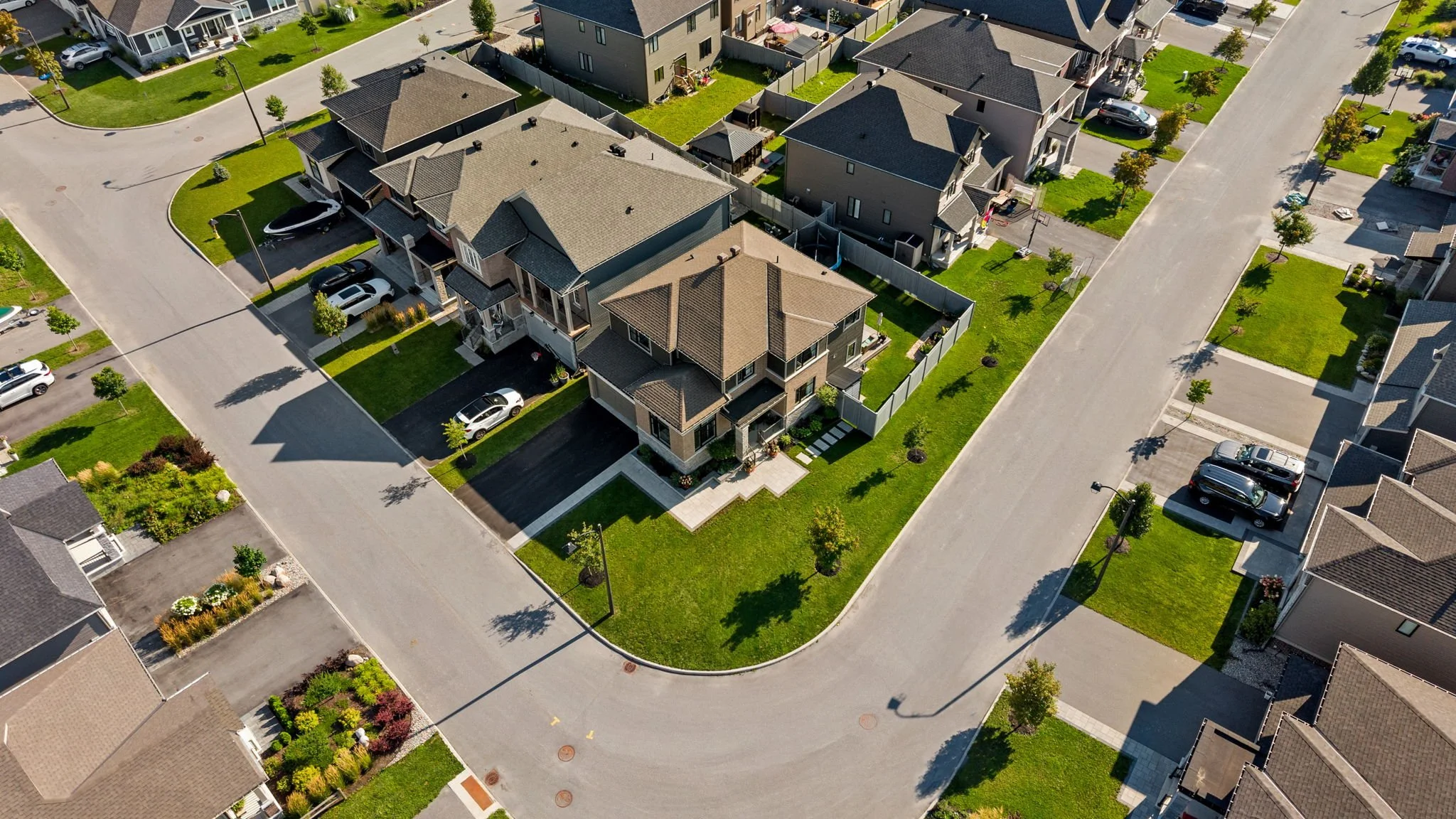 65-web-or-mls-720 Coast Circle-65.jpg