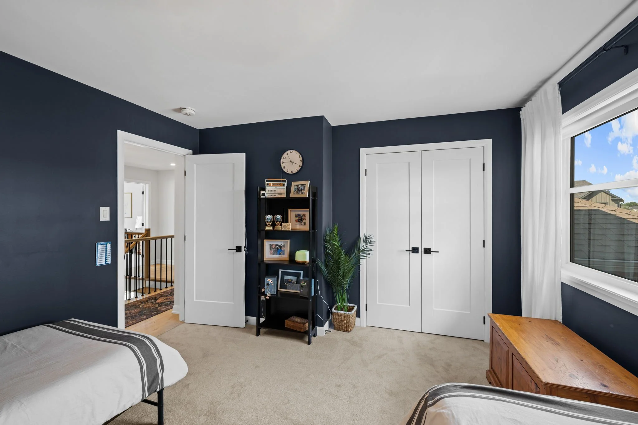 39-web-or-mls-720 Coast Circle-7.jpg