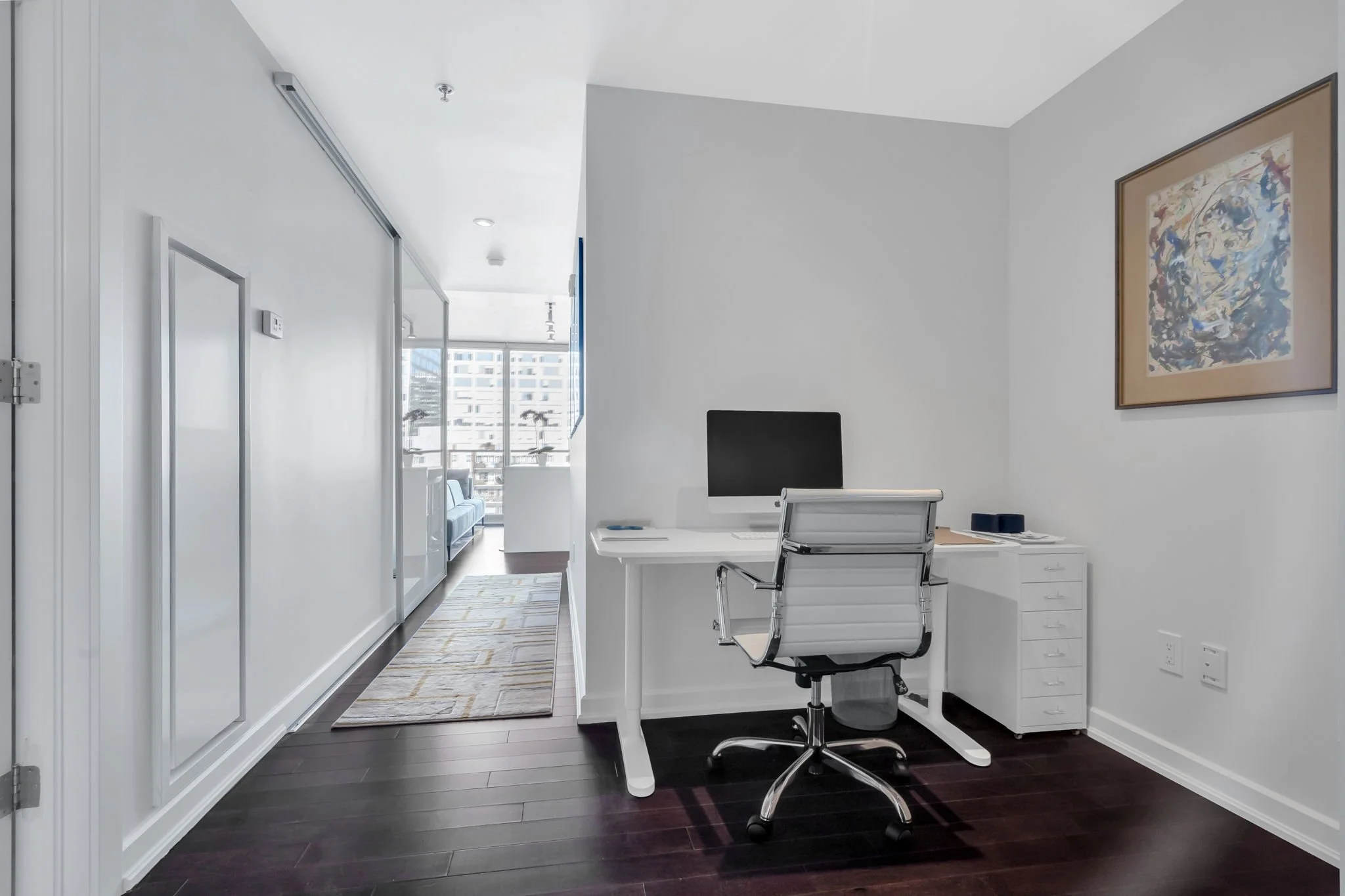 6-web-or-mls-300-lisgar-st-701.jpg