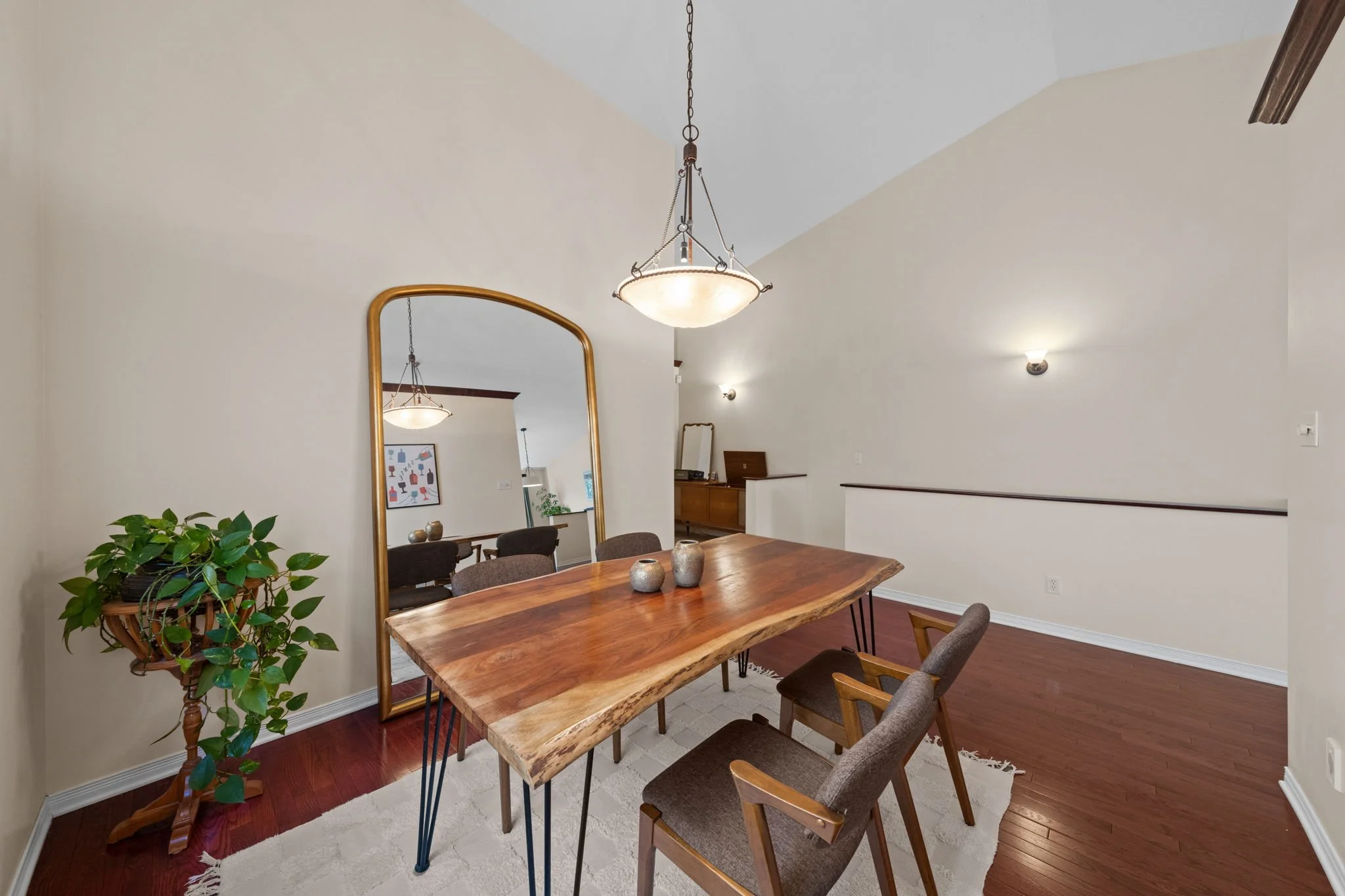 12-web-or-mls-4 Burnstead Crescent-16.jpg