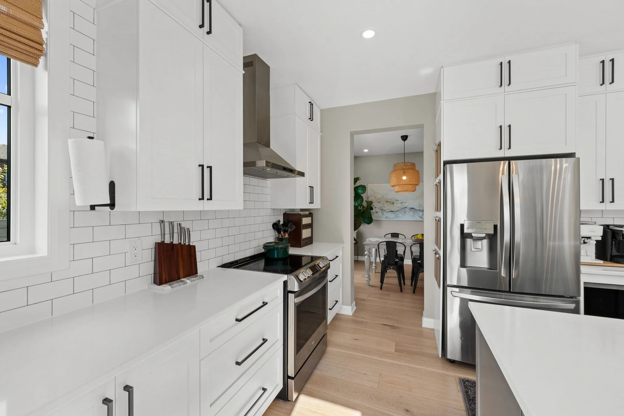 18-web-or-mls-720 Coast Circle-40.jpg