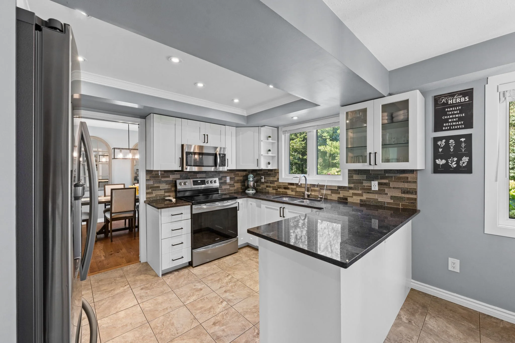 20-web-or-mls-109 Inniskillin Drive-41.jpg
