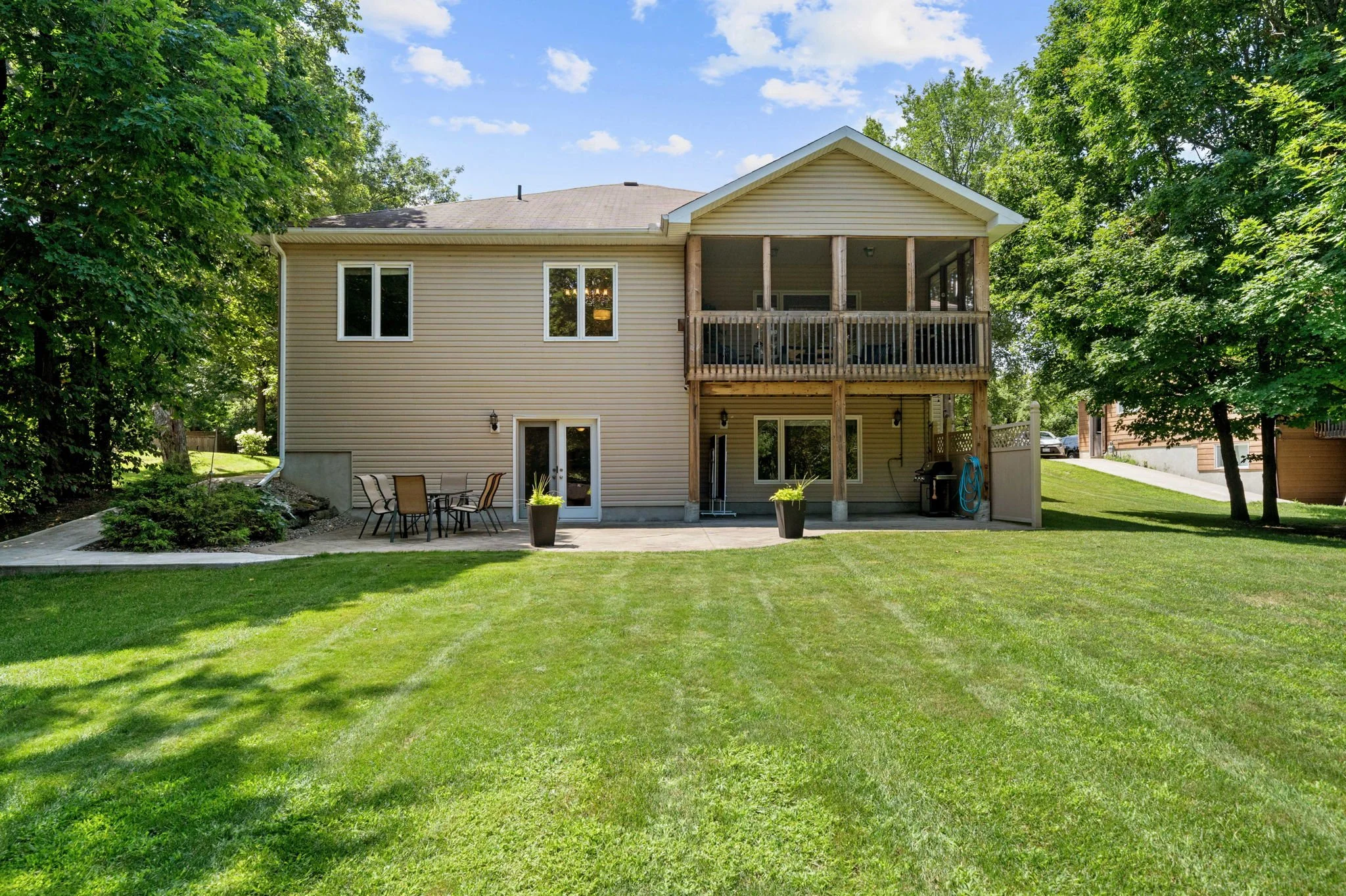 57-web-or-mls-876 Centre Street-57.jpg