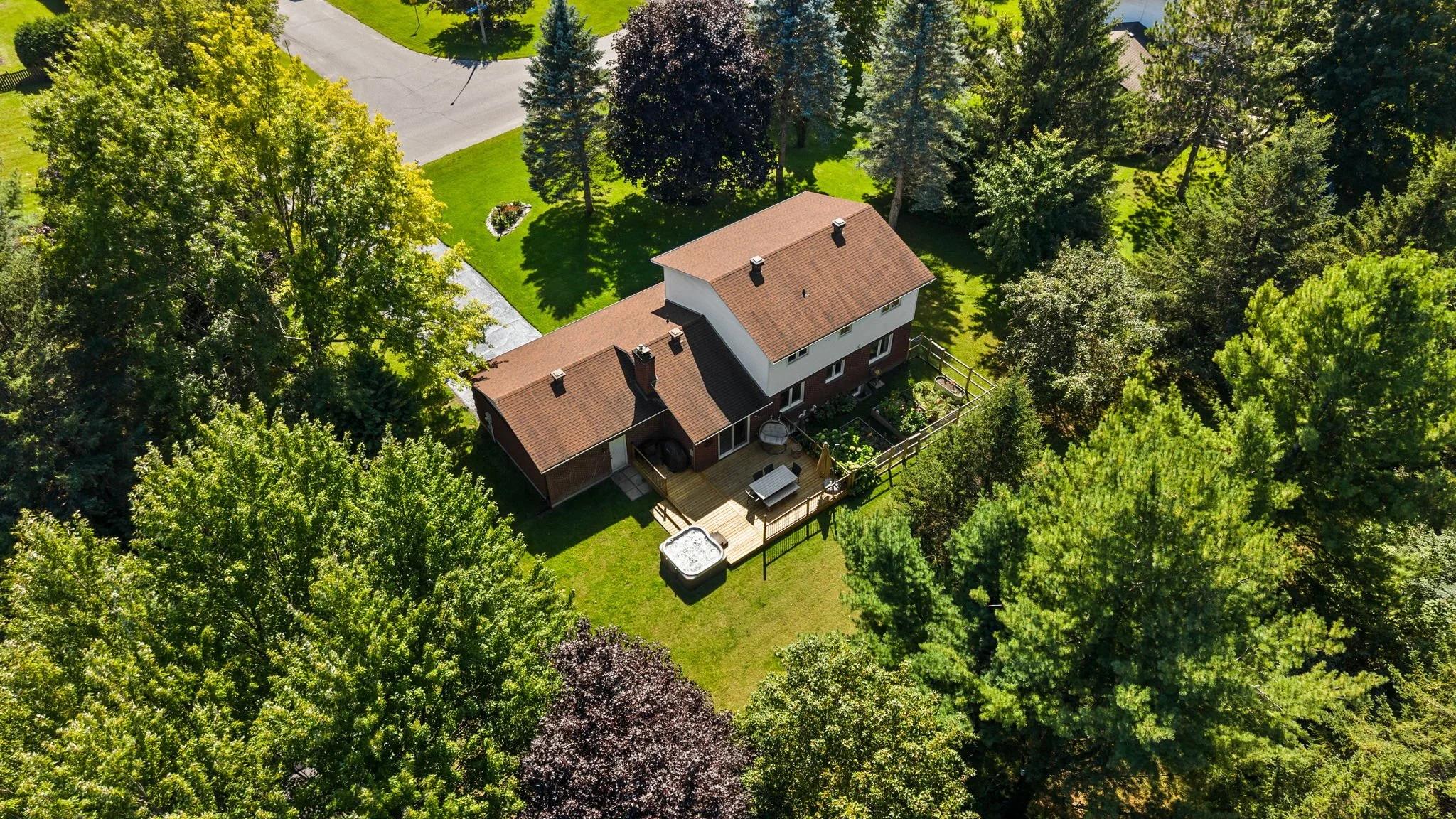 61-web-or-mls-109 Inniskillin Drive-9.jpg