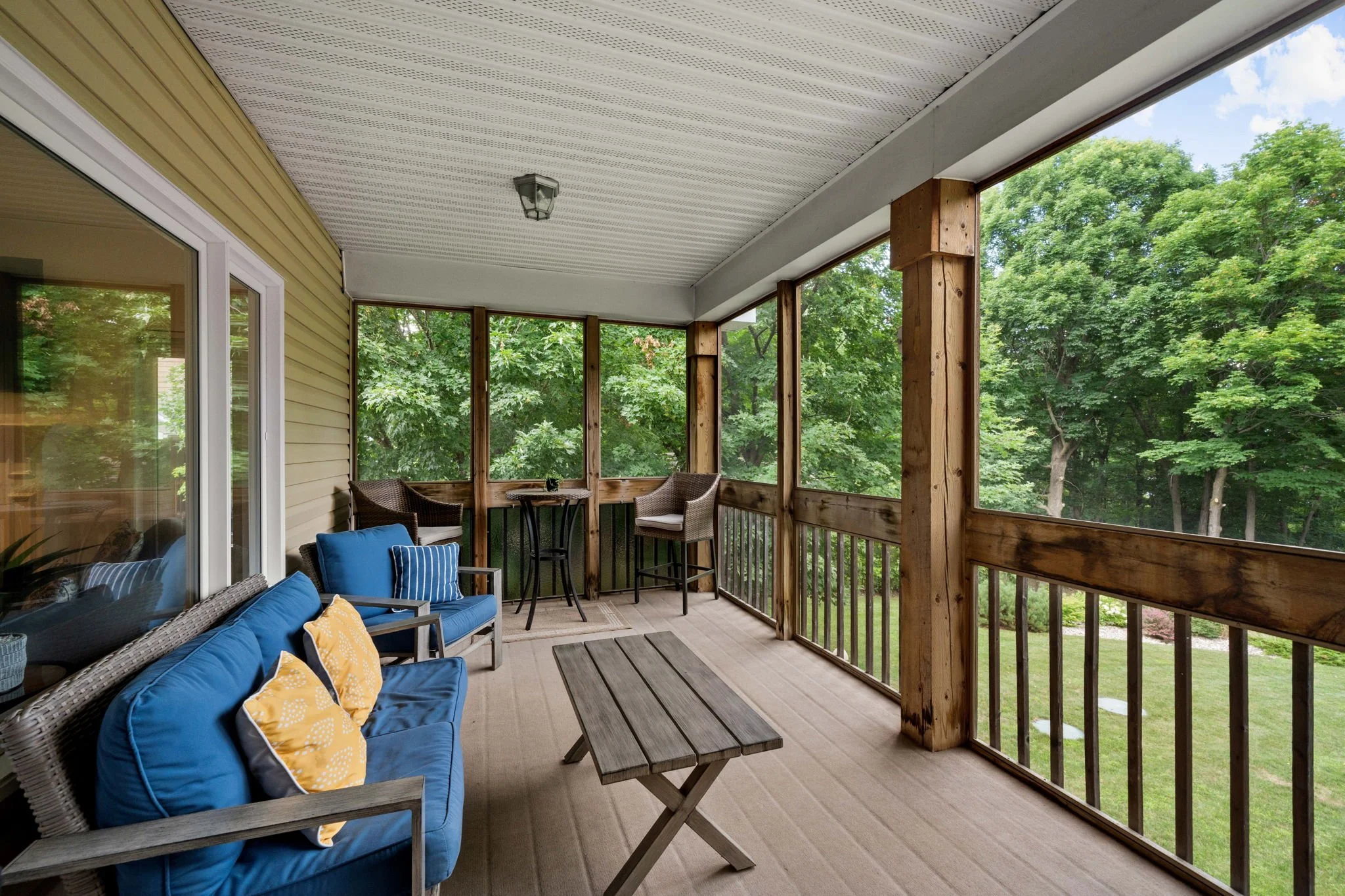 24-web-or-mls-876 Centre Street-39.jpg