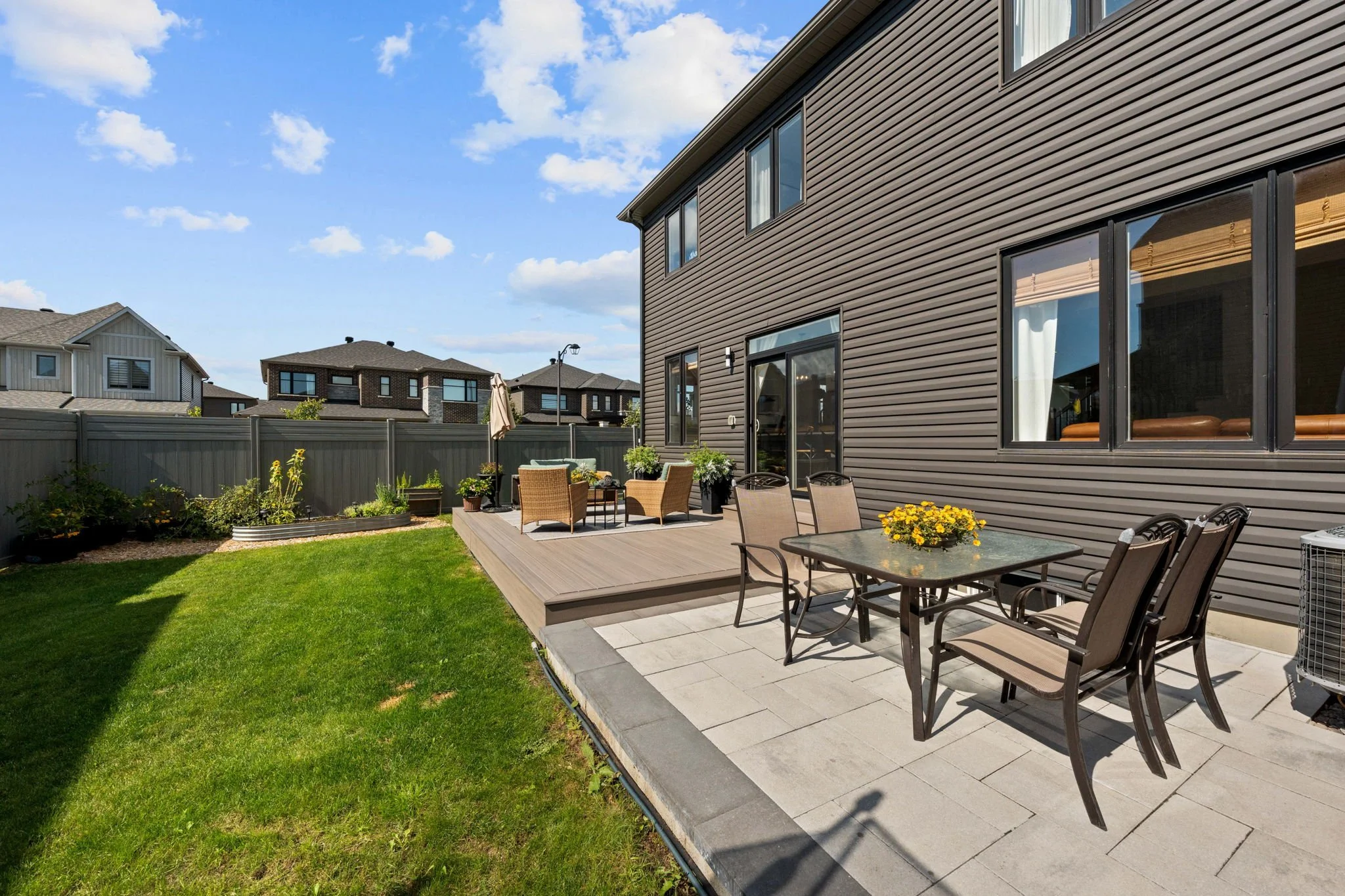 56-web-or-mls-720 Coast Circle-10.jpg