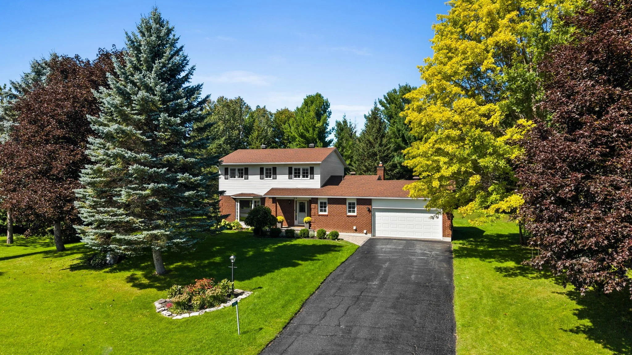 2-web-or-mls-109 Inniskillin Drive-11.jpg
