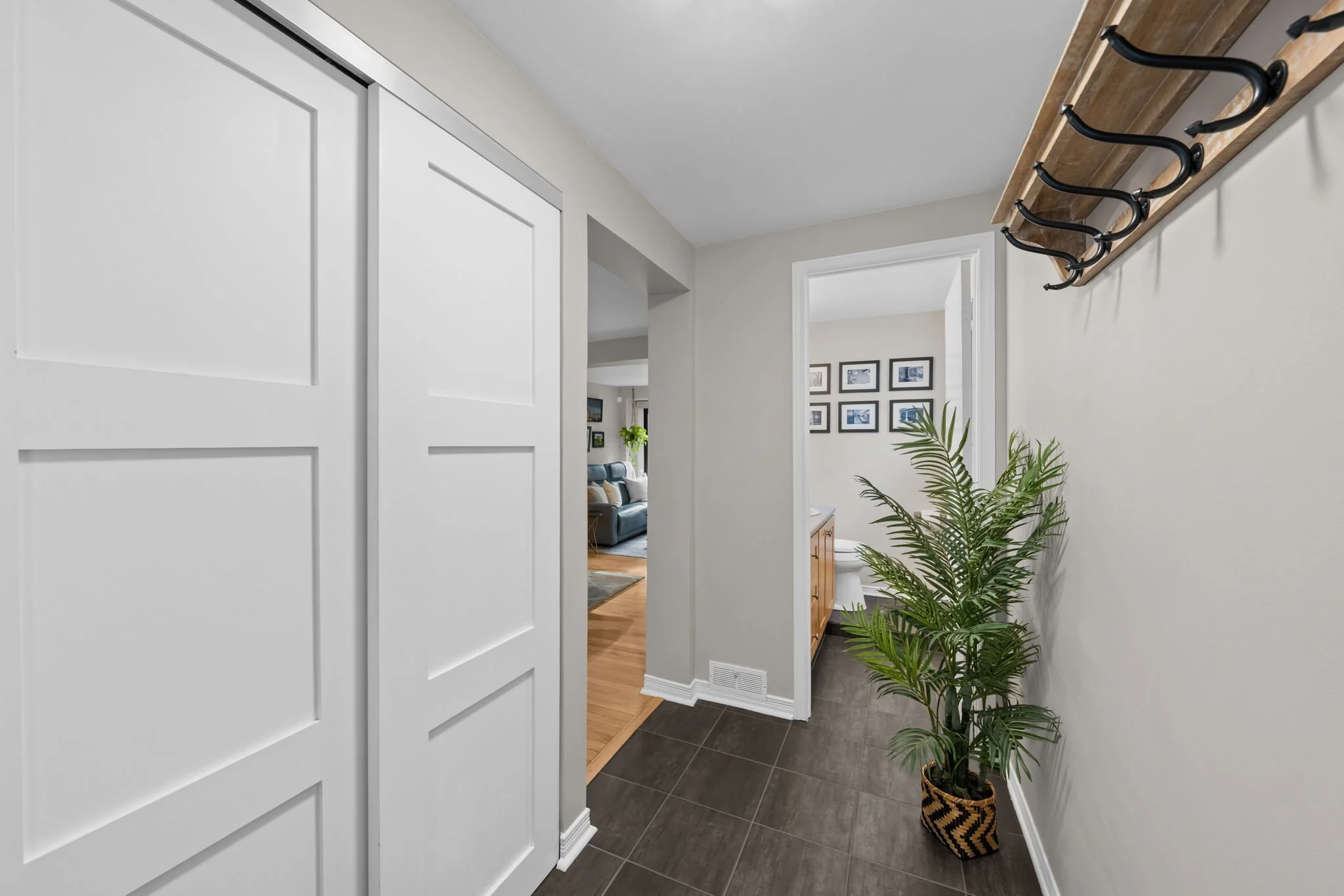 9-web-or-mls-4 Avon Lane-32.jpg