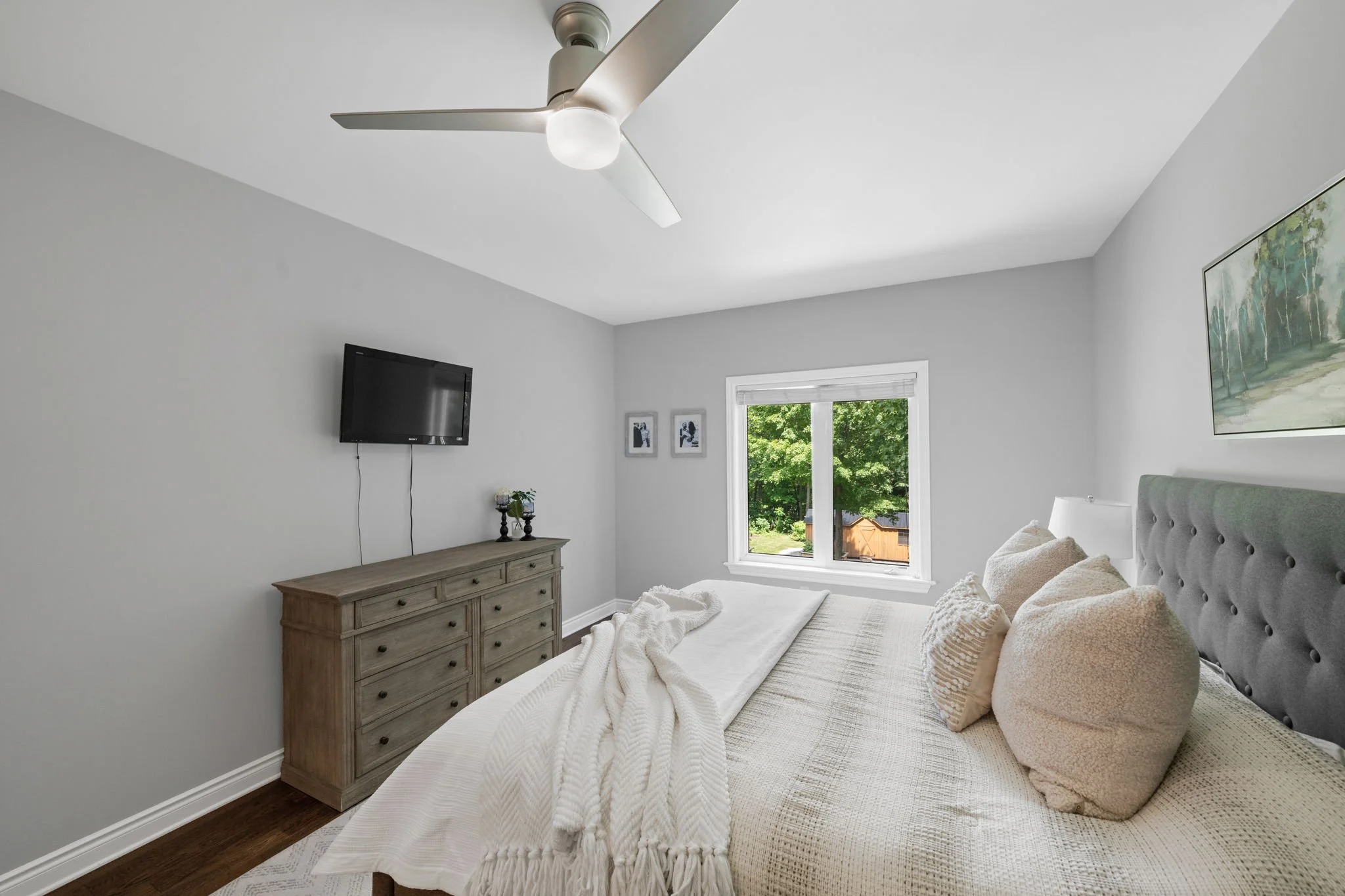 27-web-or-mls-876 Centre Street-25.jpg