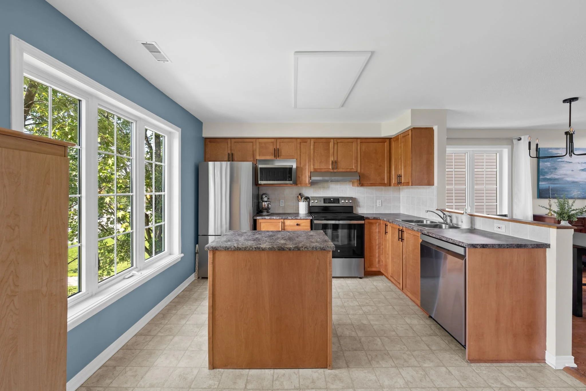 16-web-or-mls-163 70 Edenvale Drive-48.jpg