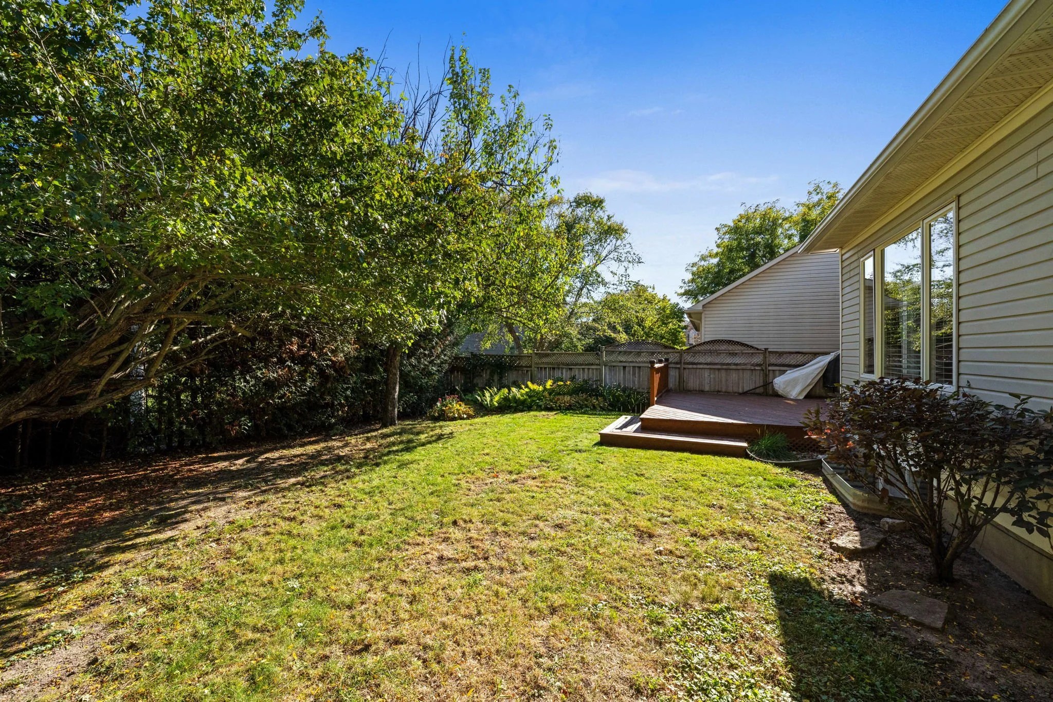 48-web-or-mls-4 Burnstead Crescent-39.jpg