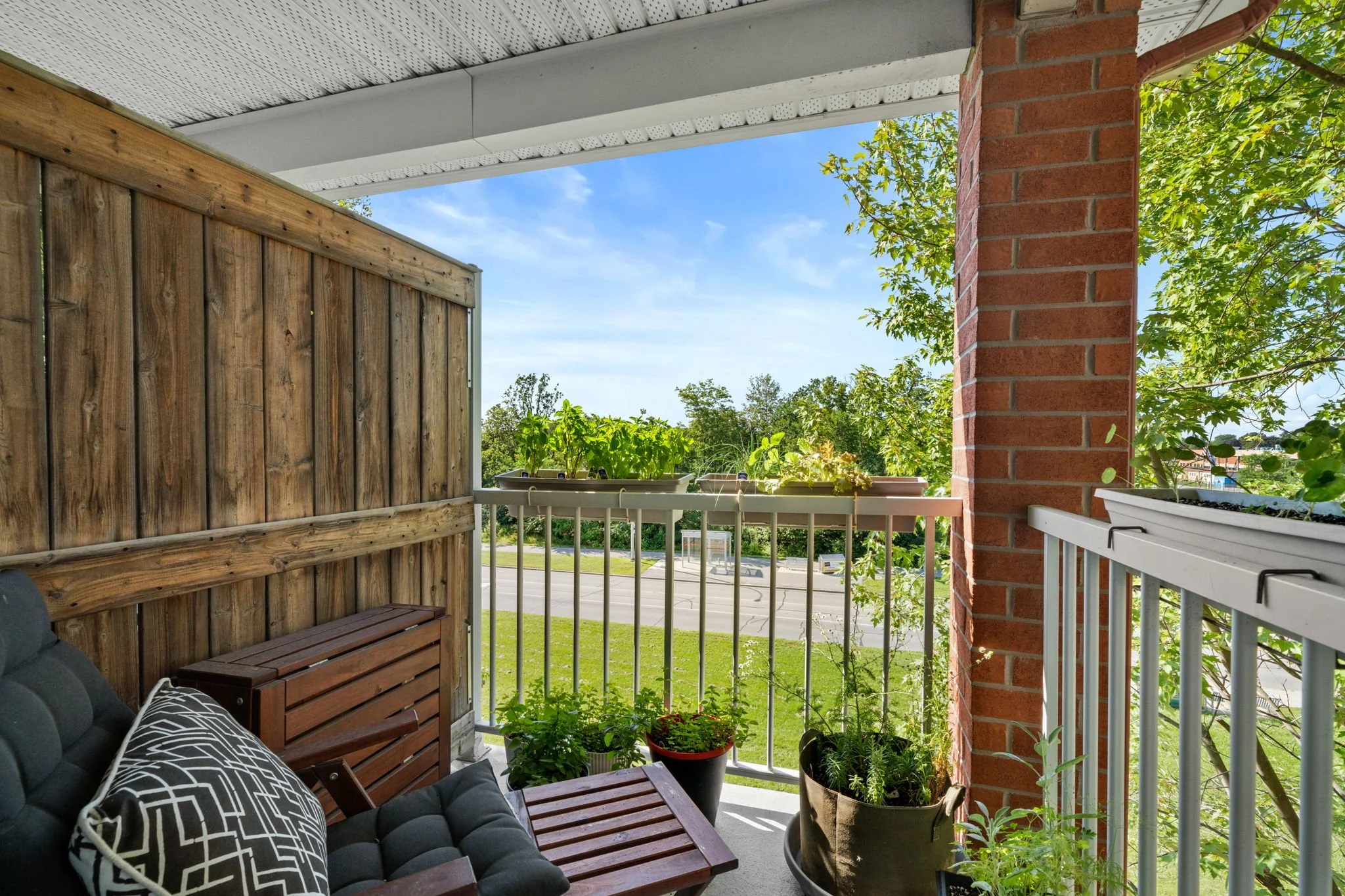 37-web-or-mls-163 70 Edenvale Drive-23.jpg