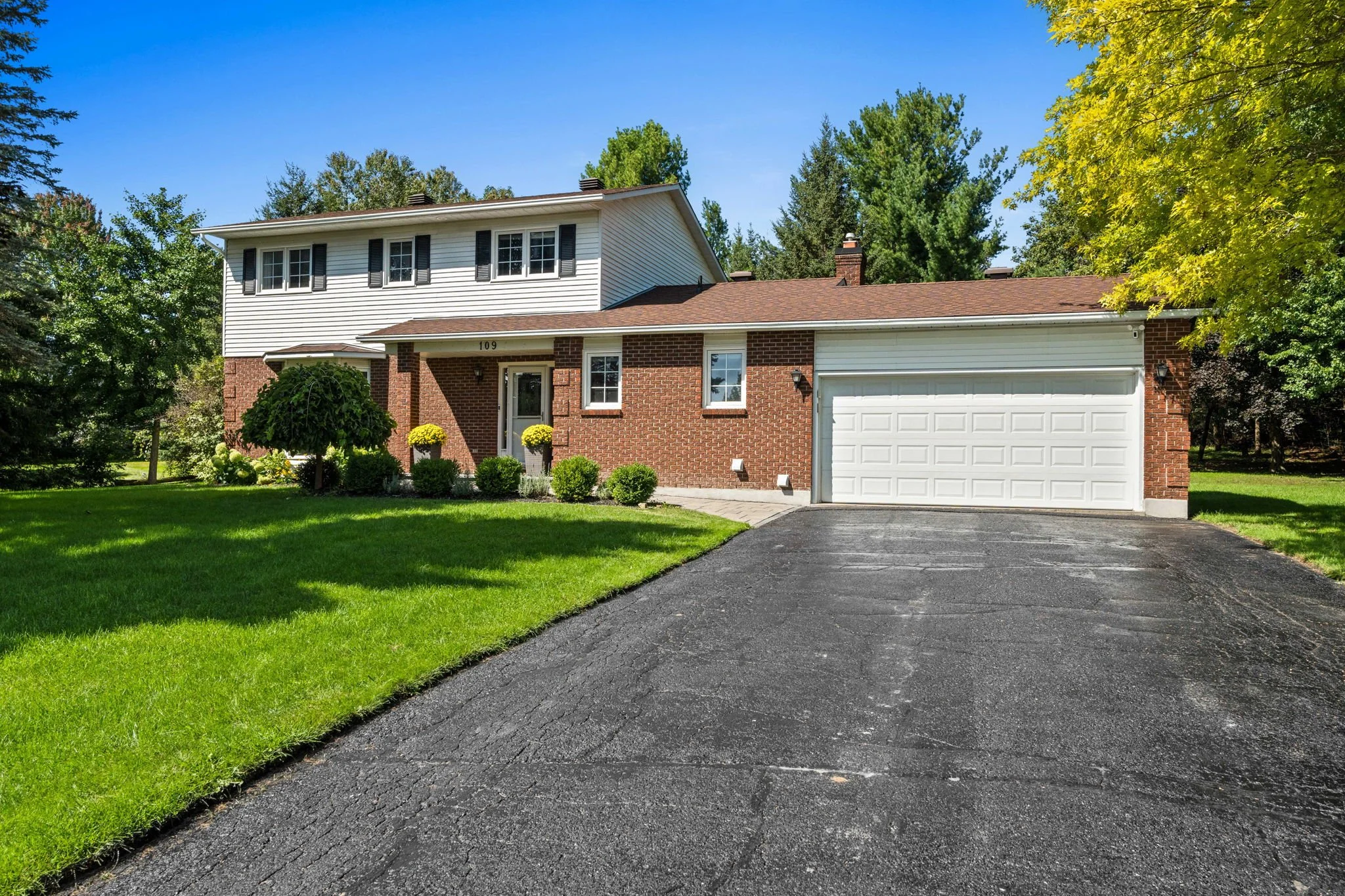 4-web-or-mls-109 Inniskillin Drive-15.jpg