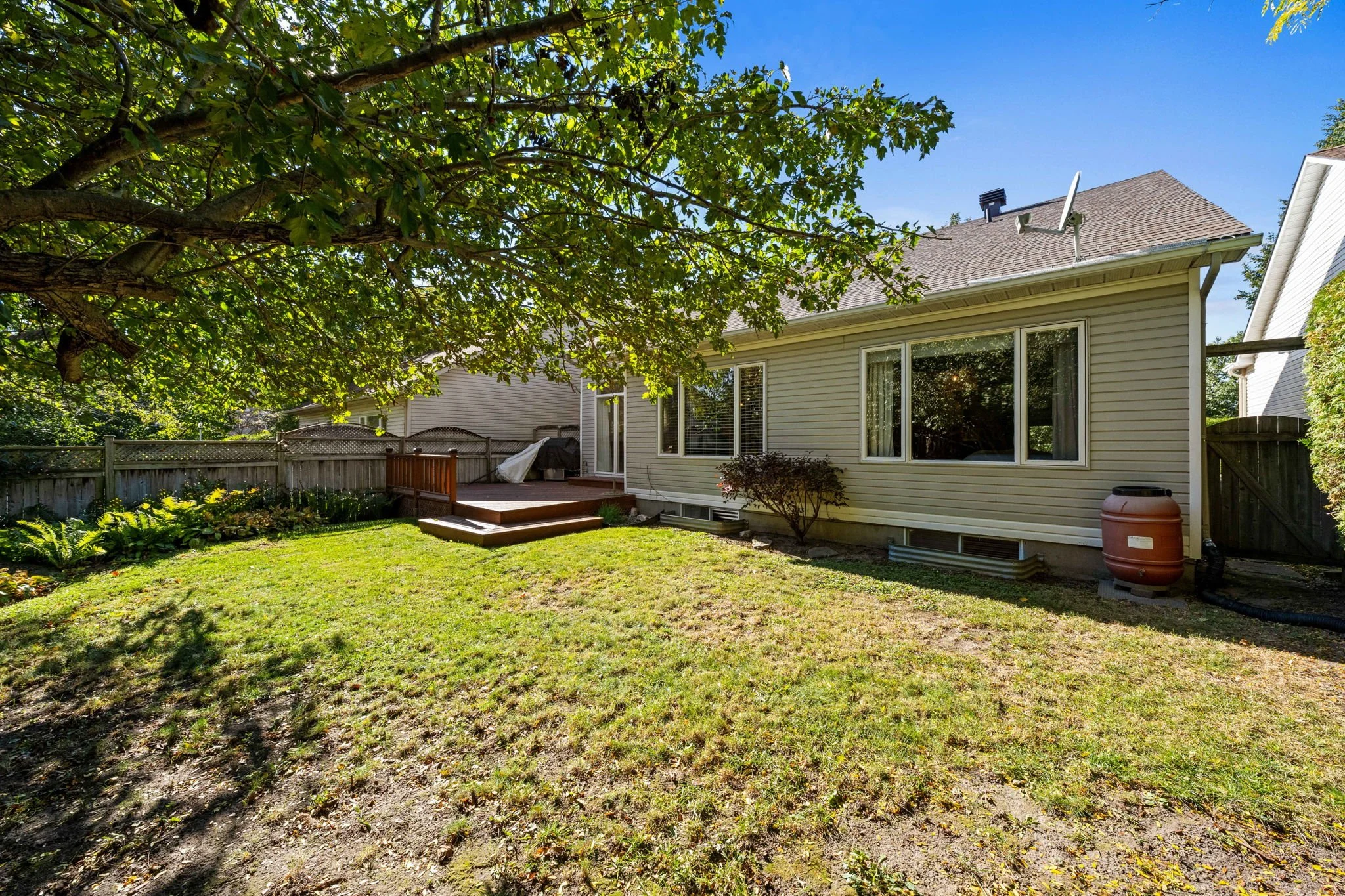 44-web-or-mls-4 Burnstead Crescent-42.jpg