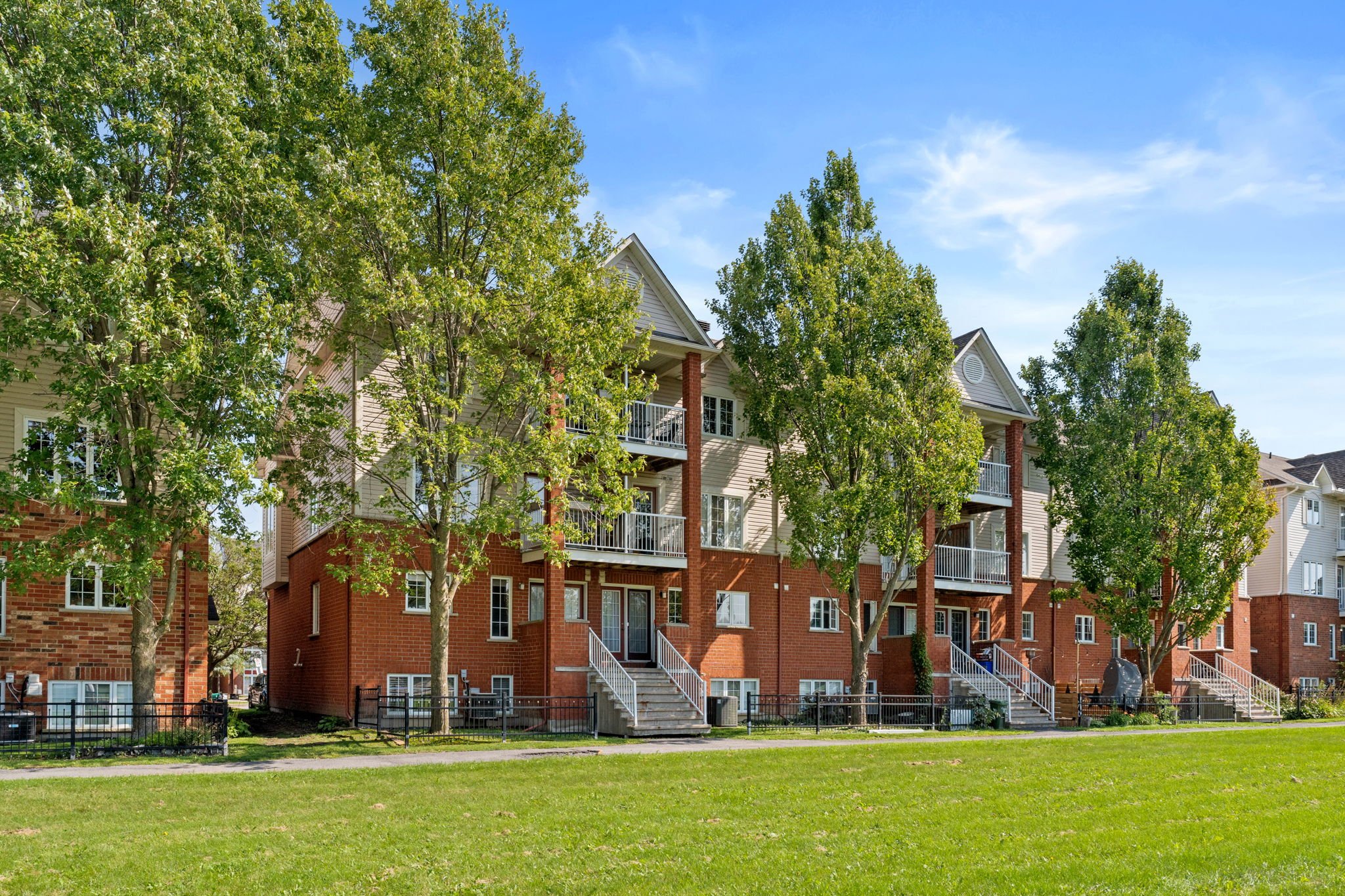 43-web-or-mls-163 70 Edenvale Drive-36.jpg