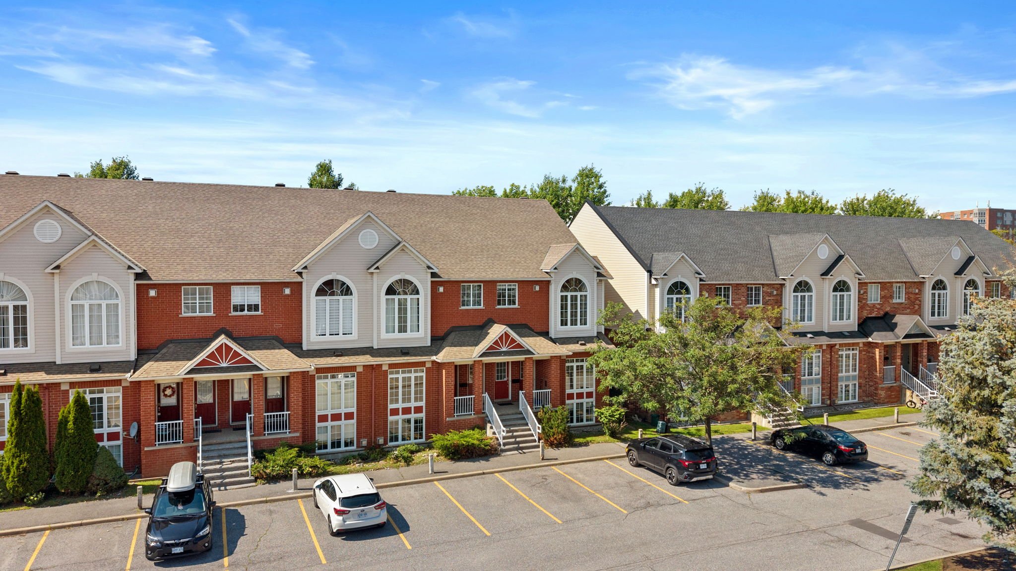 47-web-or-mls-163 70 Edenvale Drive-2.jpg