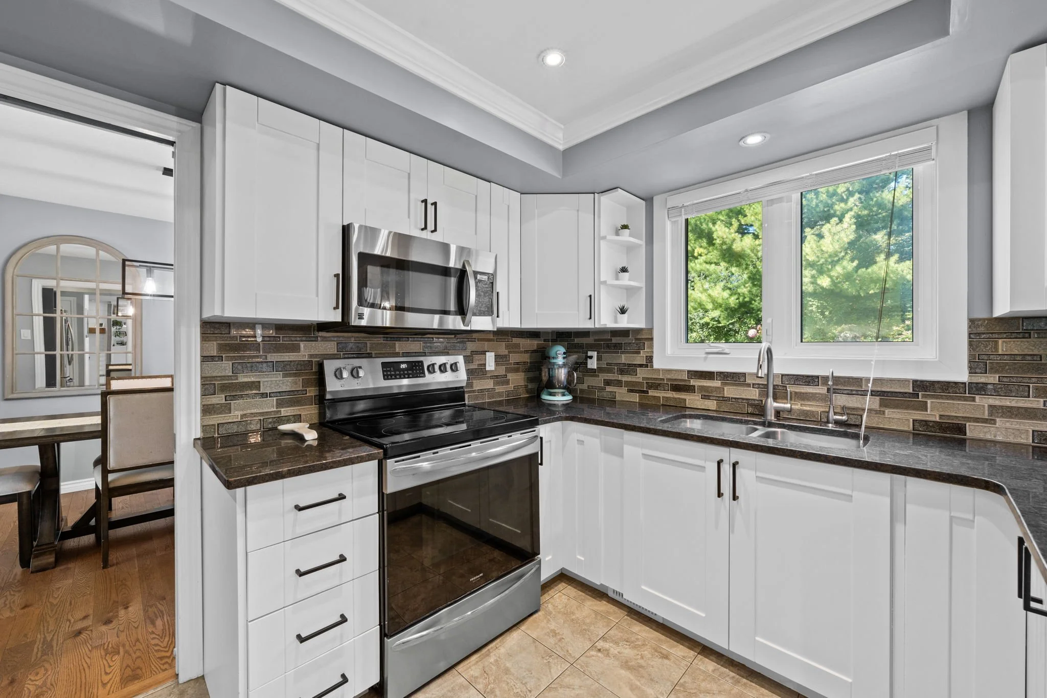 18-web-or-mls-109 Inniskillin Drive-39.jpg