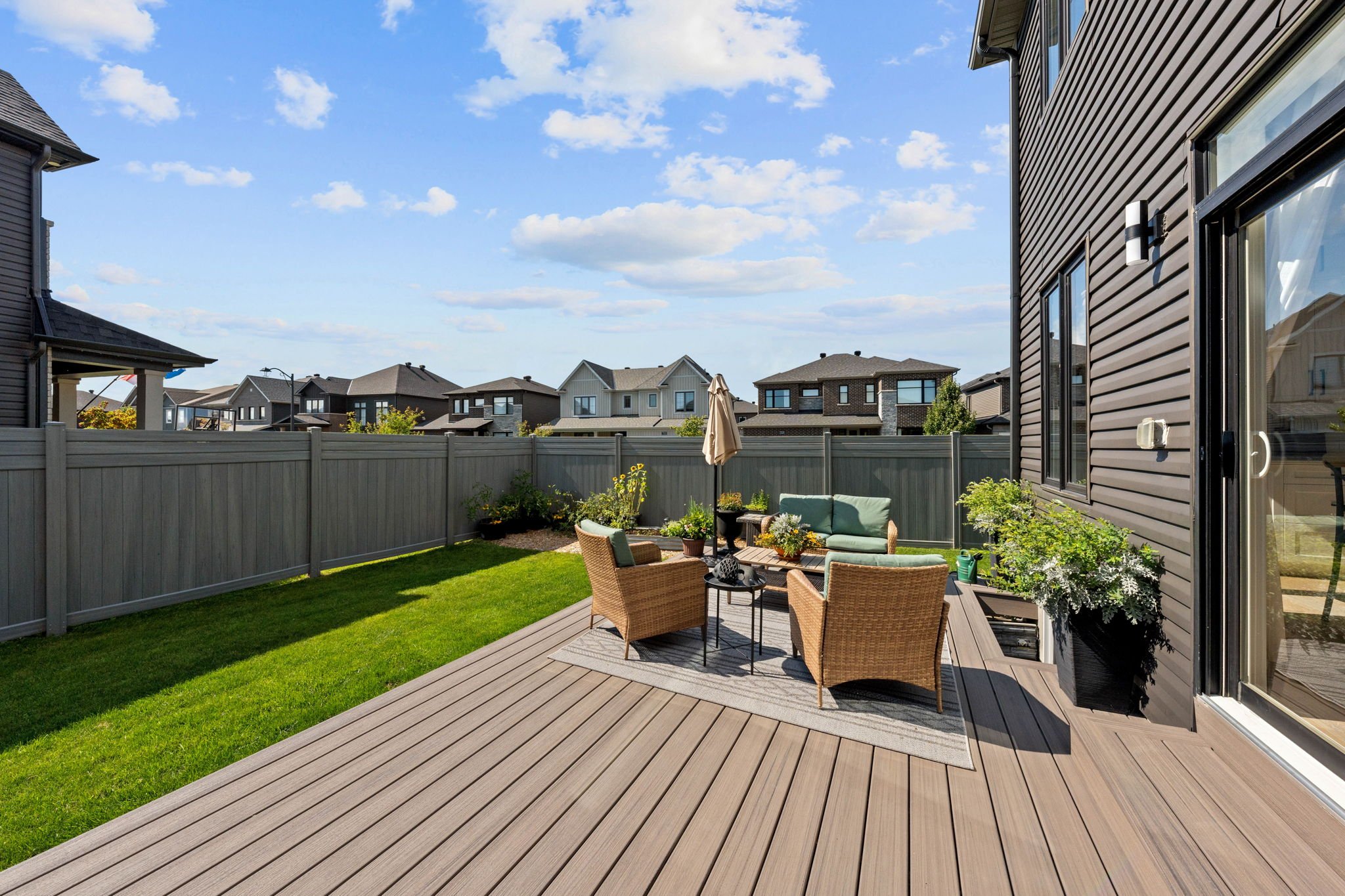 57-web-or-mls-720 Coast Circle-12.jpg