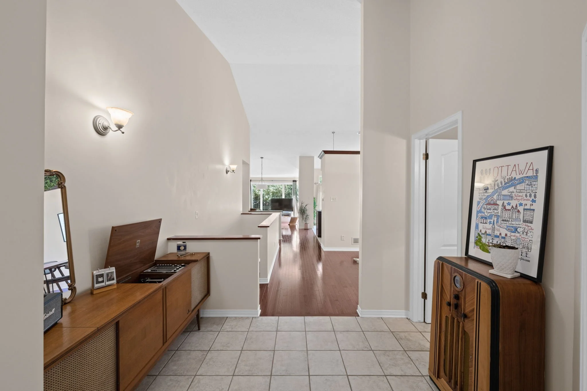9-web-or-mls-4 Burnstead Crescent-13.jpg