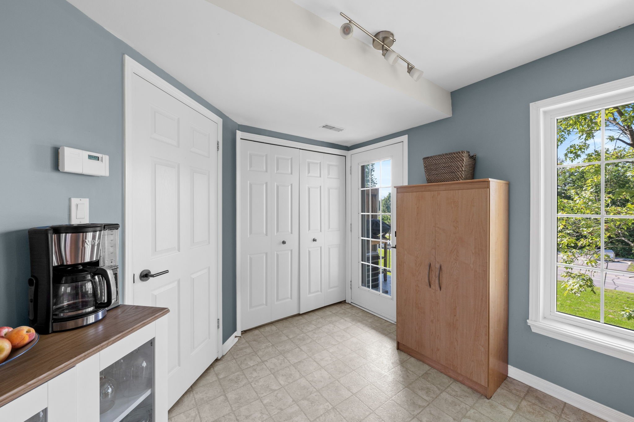 21-web-or-mls-163 70 Edenvale Drive-53.jpg