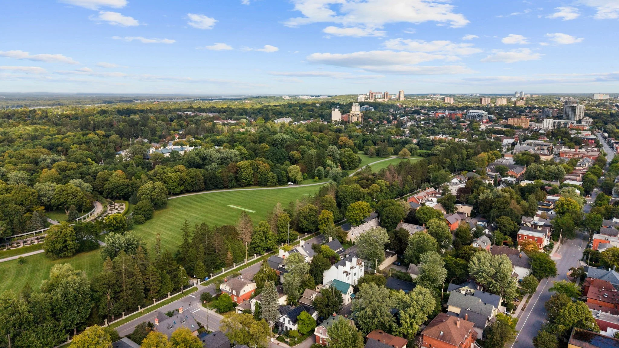 52-web-or-mls-4 Avon Lane-5.jpg
