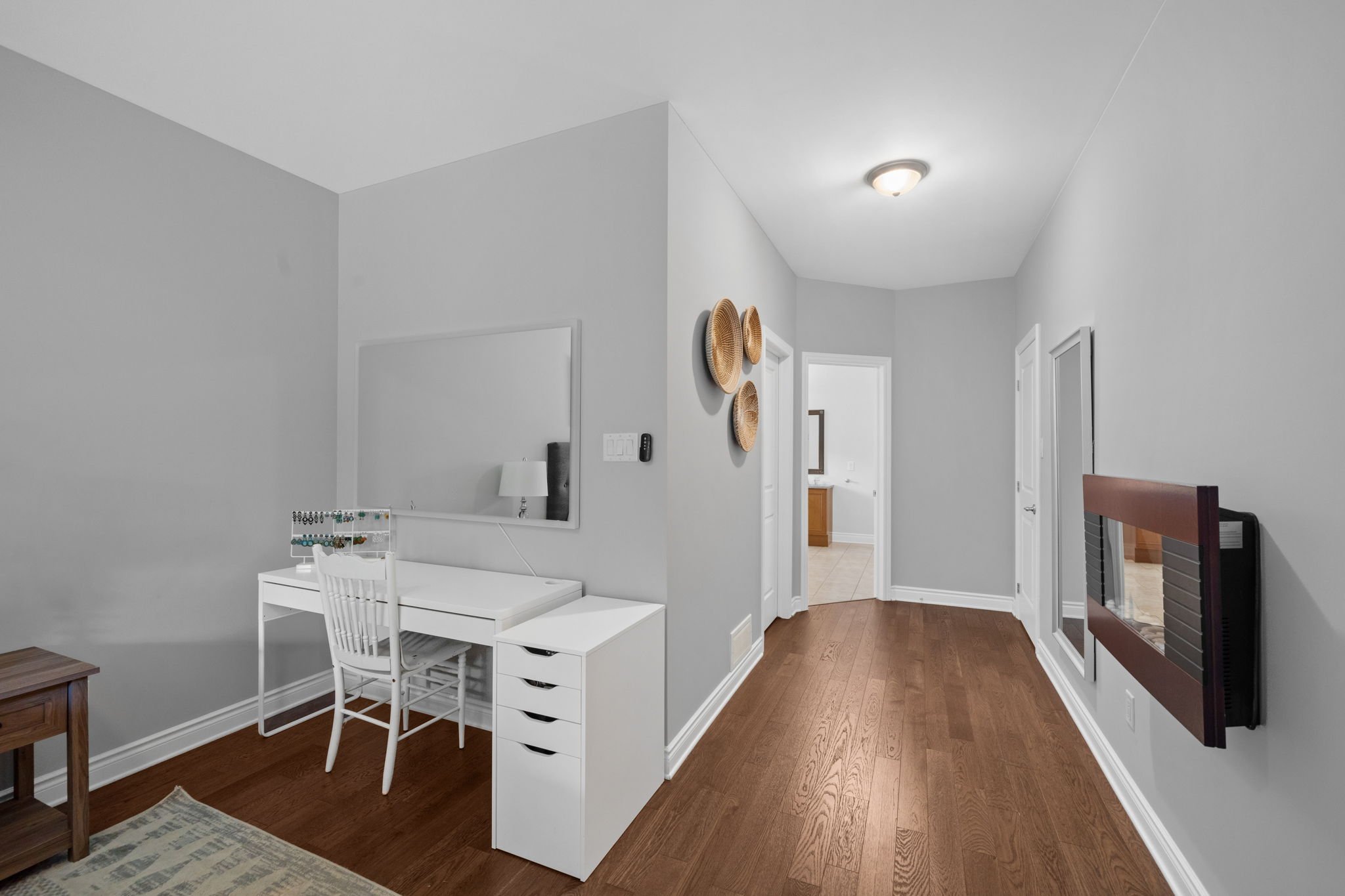 29-web-or-mls-876 Centre Street-27.jpg