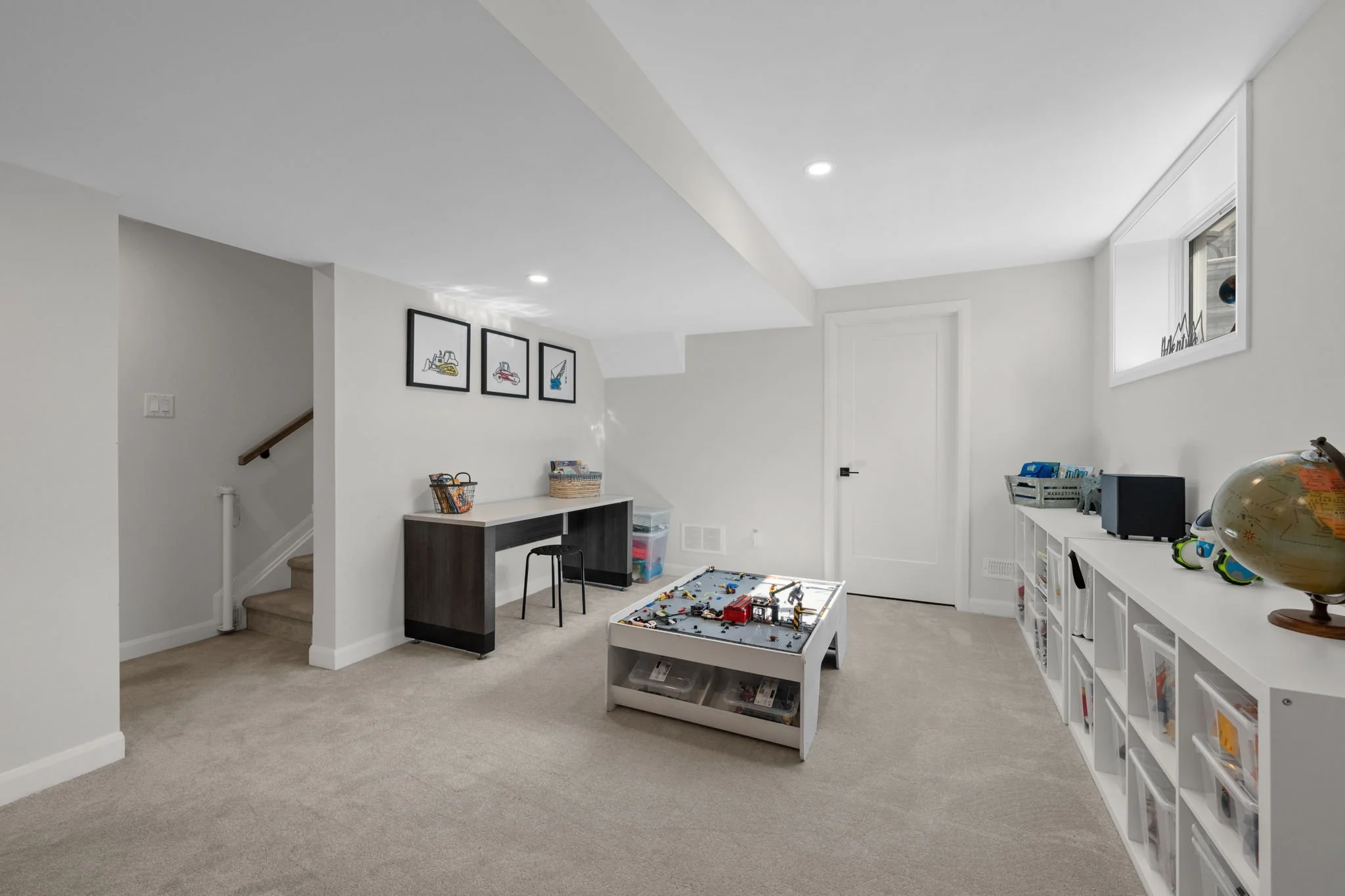 51-web-or-mls-720 Coast Circle-50.jpg