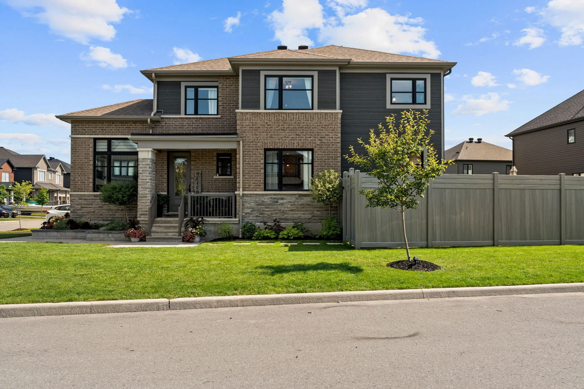 5-web-or-mls-720 Coast Circle-5.jpg
