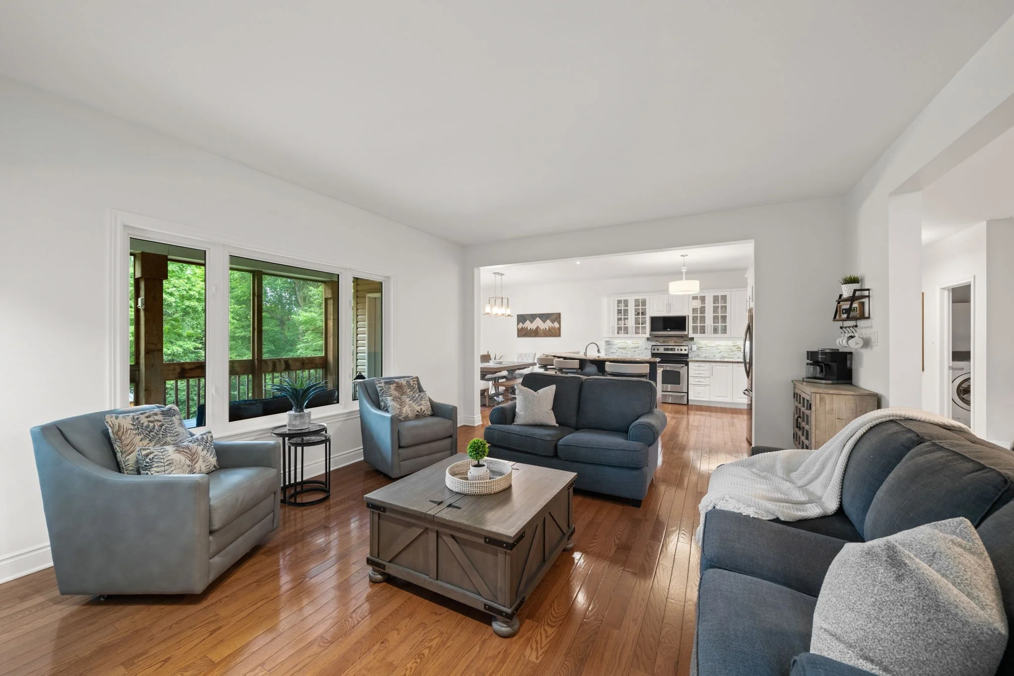 14-web-or-mls-876 Centre Street-14.jpg