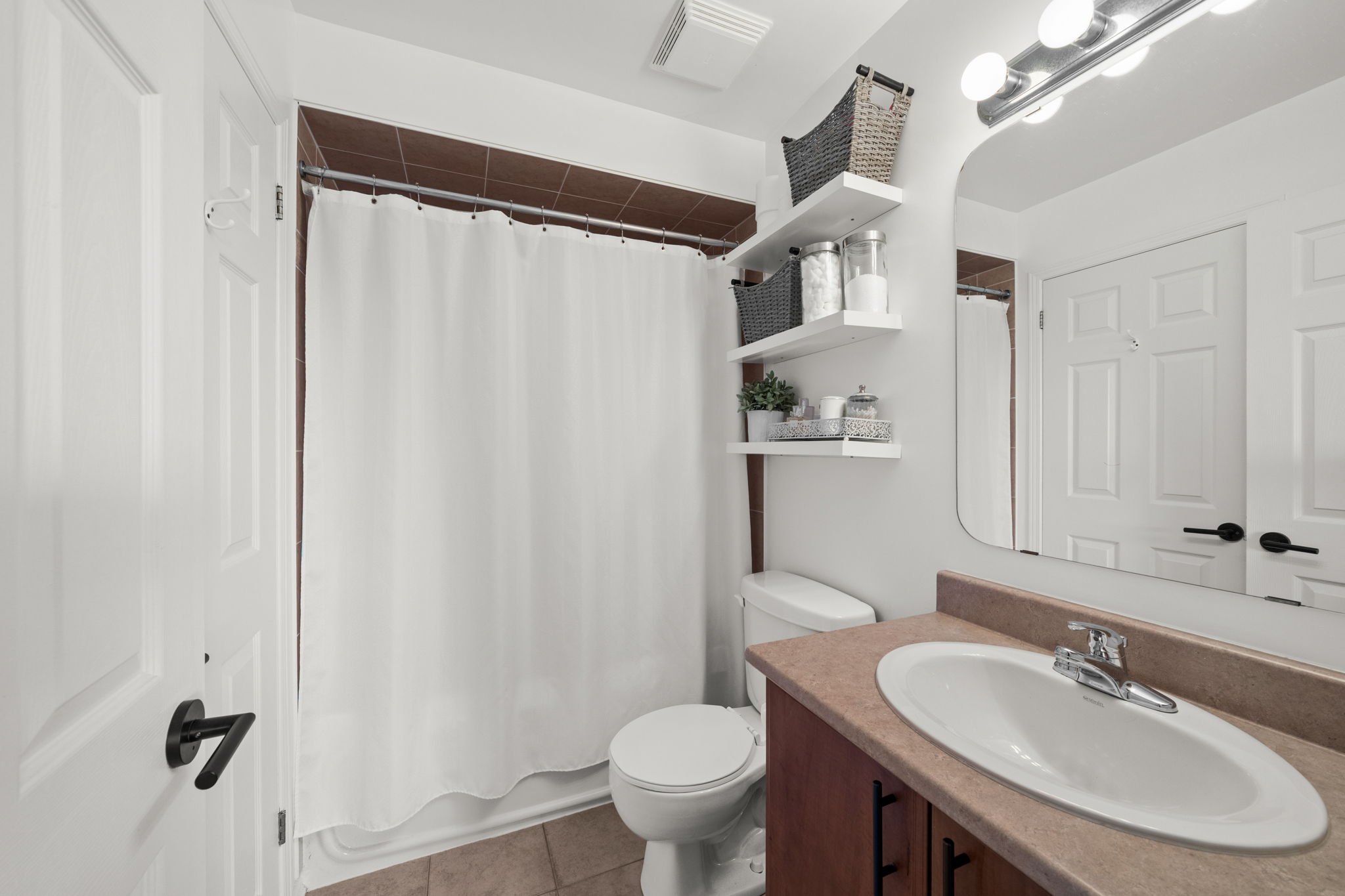 35-web-or-mls-163 70 Edenvale Drive-28.jpg